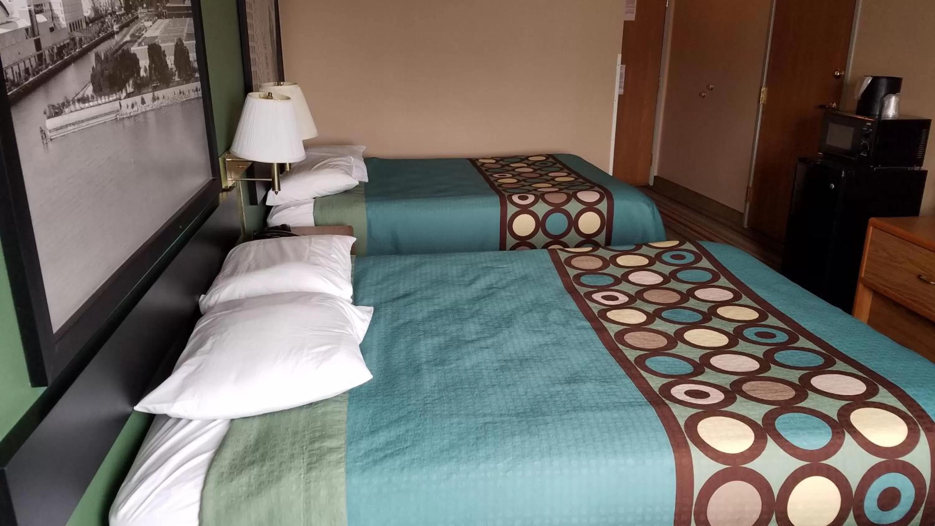 Bed in Super 8 by Wyndham Pontoon Beach IL/St. Louis MO Area