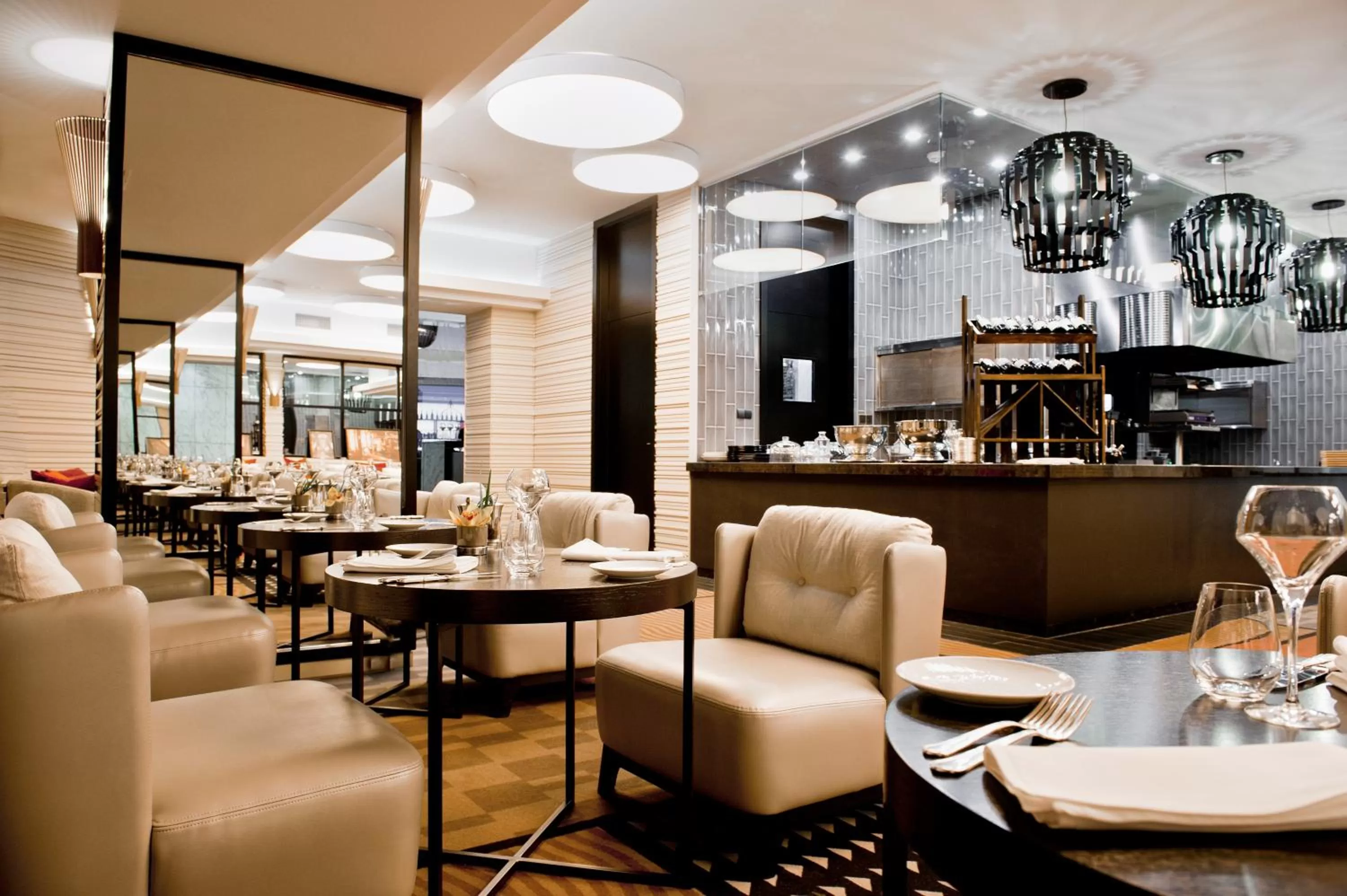 Restaurant/places to eat in Sofitel Warsaw Victoria