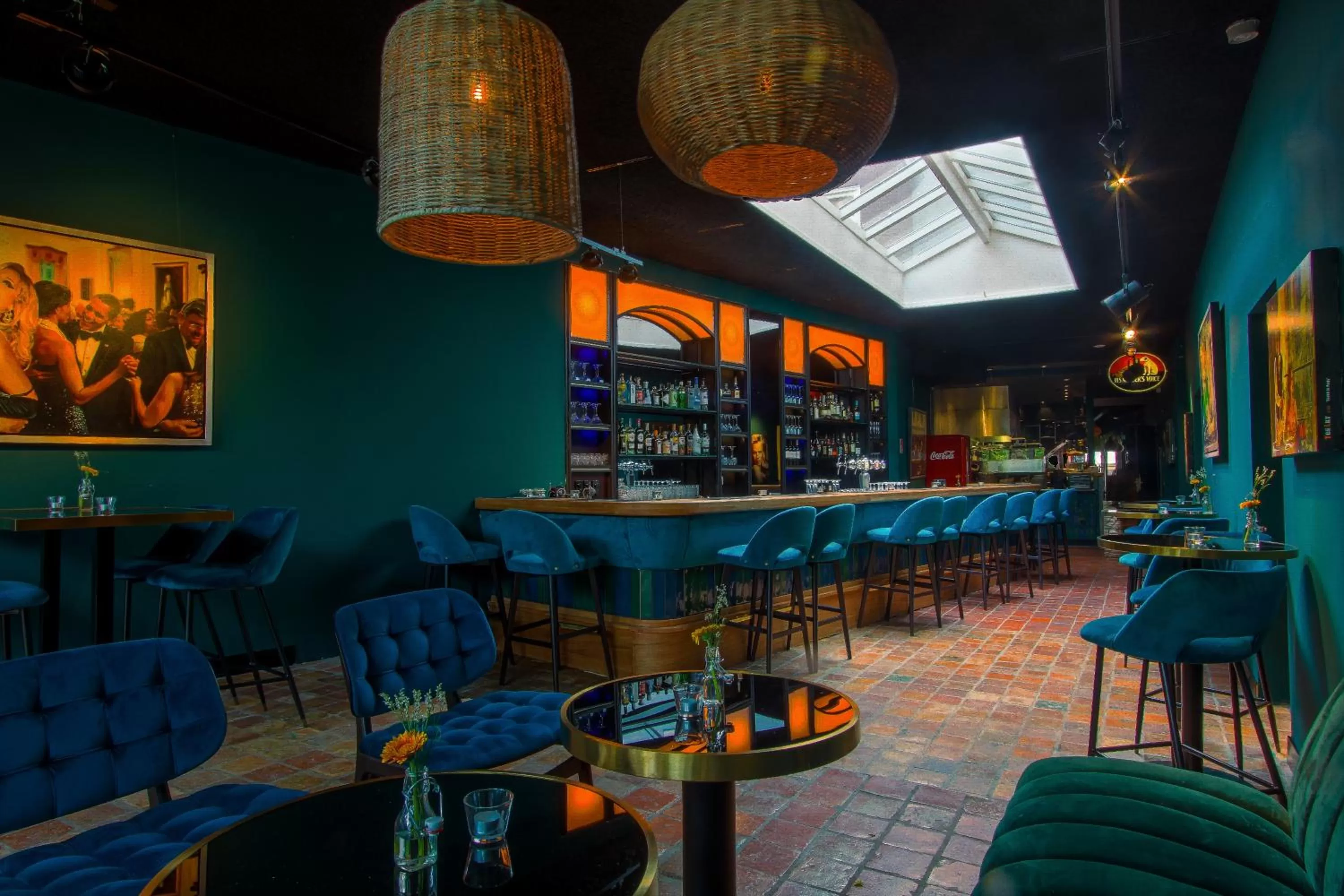 Restaurant/places to eat in Ambassador City Centre Hotel