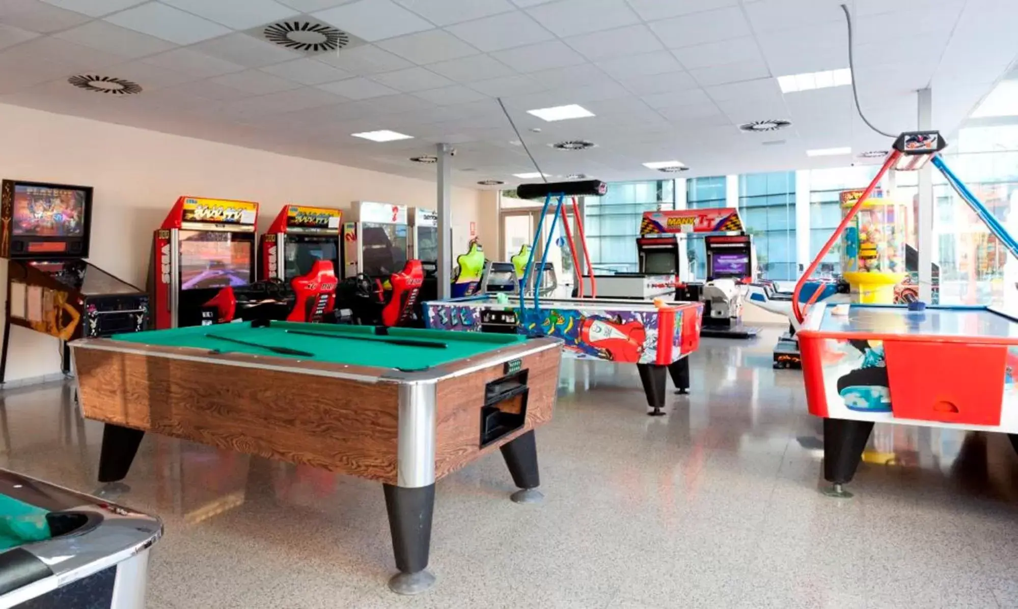 Game Room, Billiards in Gran Hotel Bali