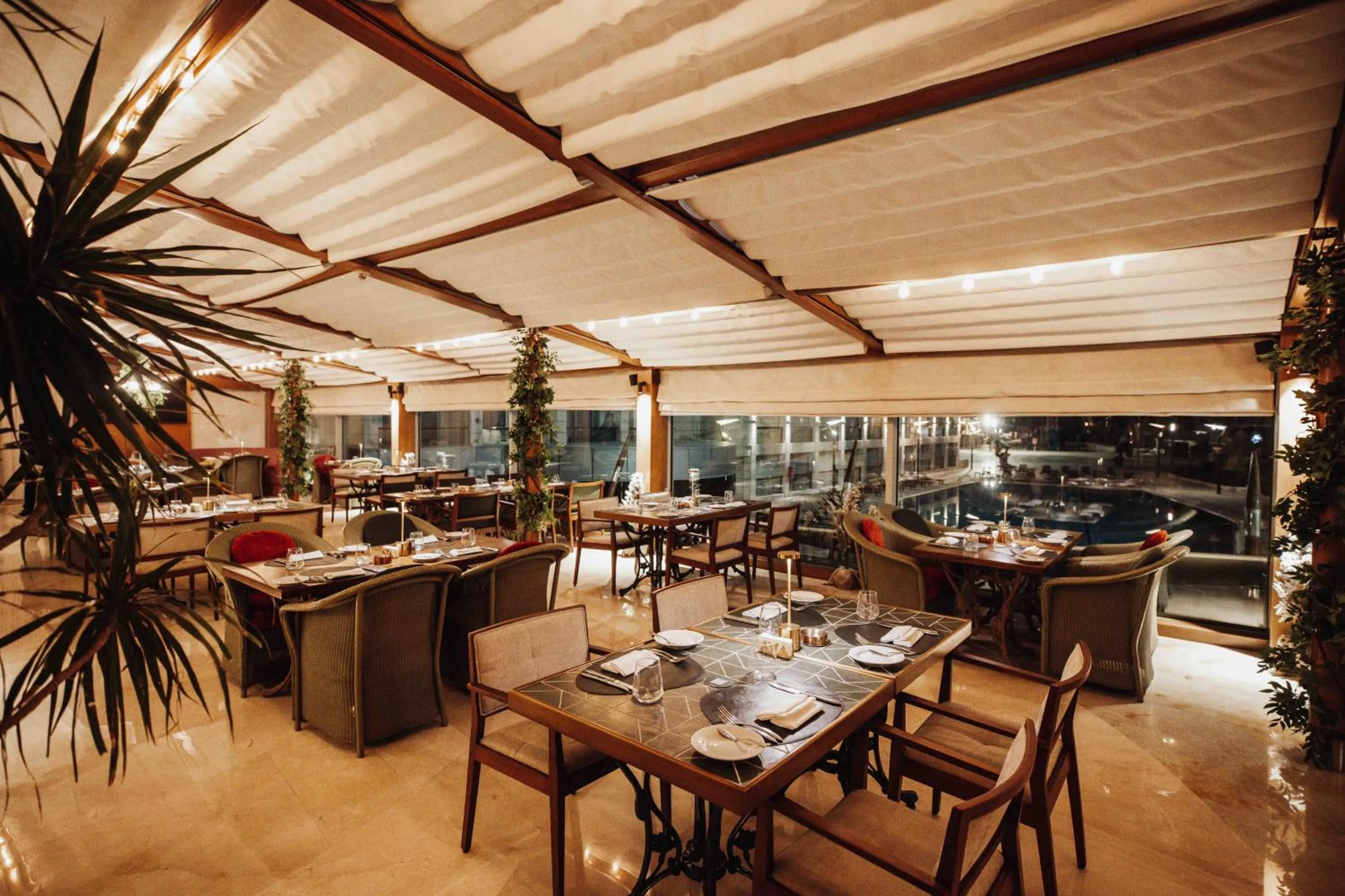 Restaurant/places to eat in Coral Beach Hotel And Resort Beirut