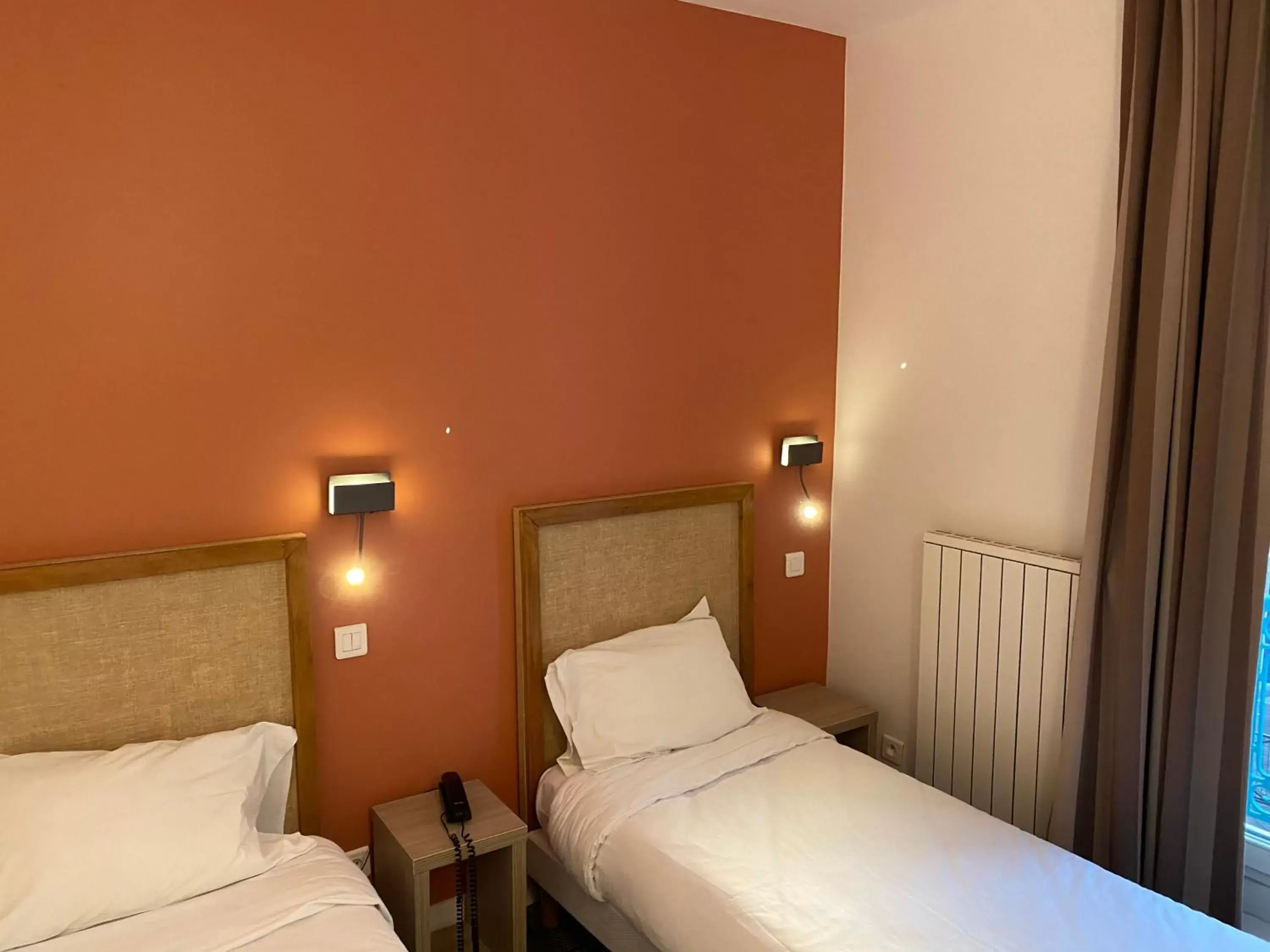 Bedroom, Bed in Louisa Hotel Paris