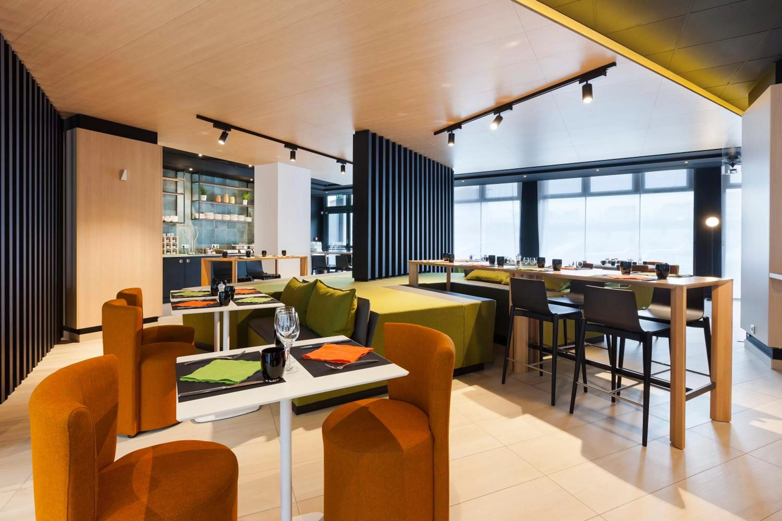 Restaurant/places to eat in Novotel Tours Centre Gare
