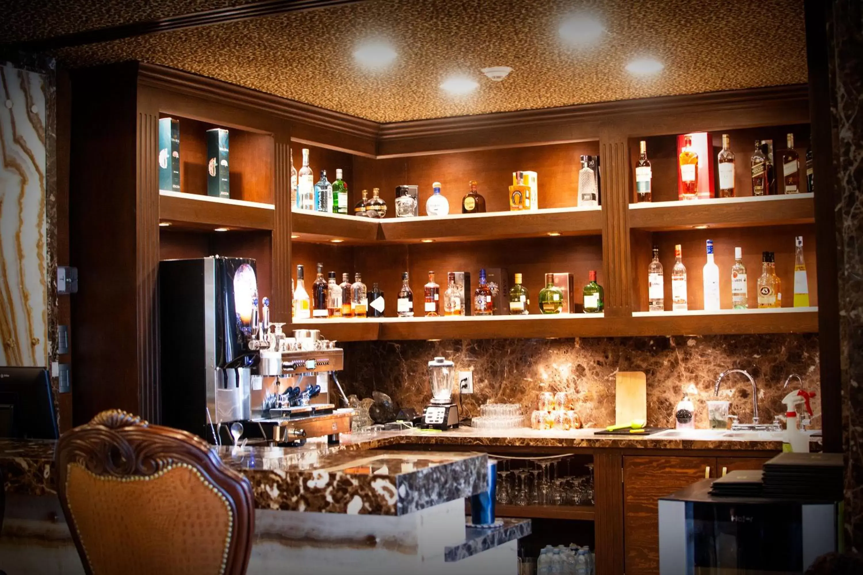 Lounge or bar in Wyndham Torreon Lounge or bar in Wyndham Torreon