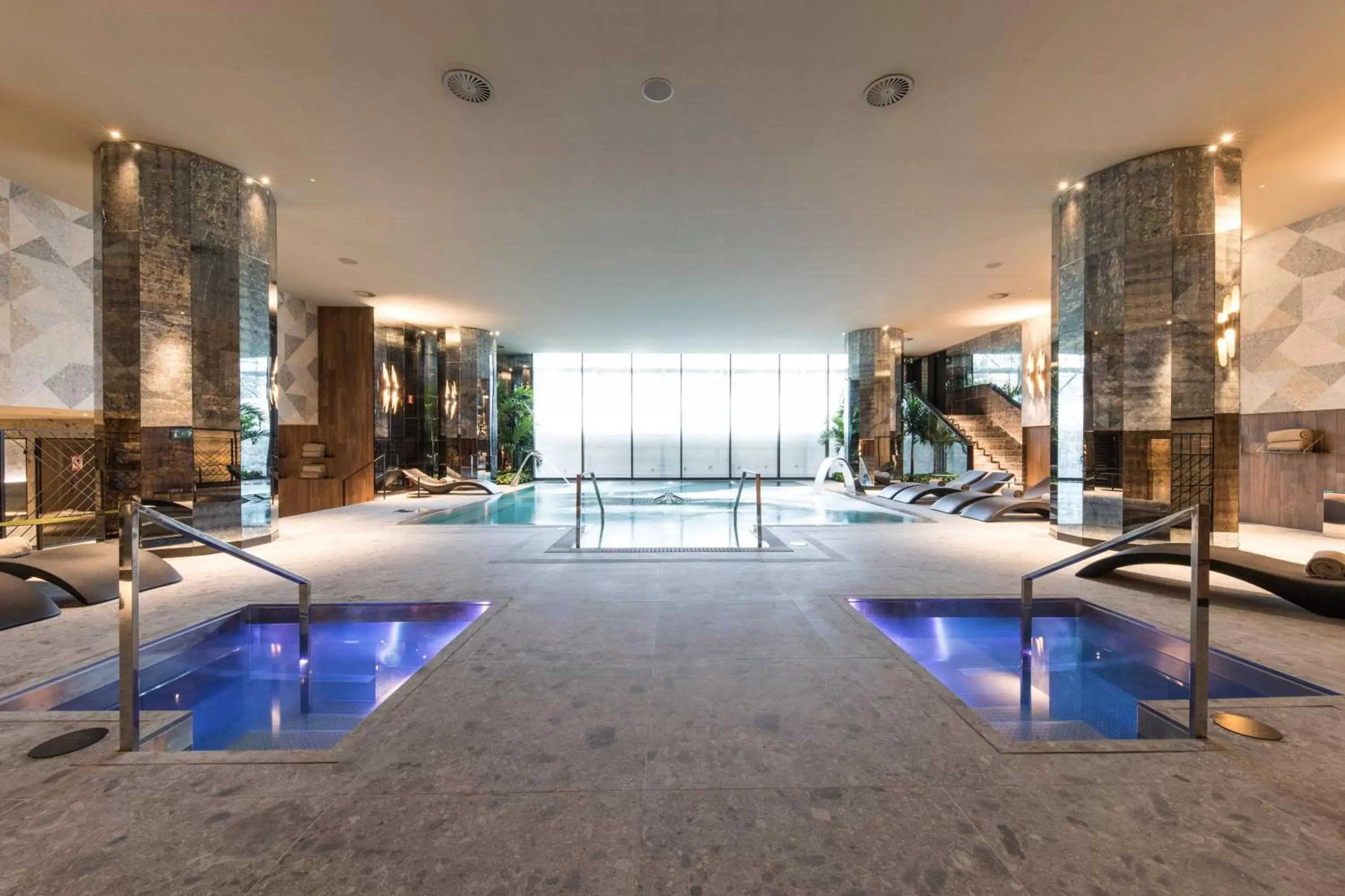 Spa and wellness centre/facilities, Swimming Pool in Hotel SOFIA Barcelona, in The Unbound Collection by Hyatt