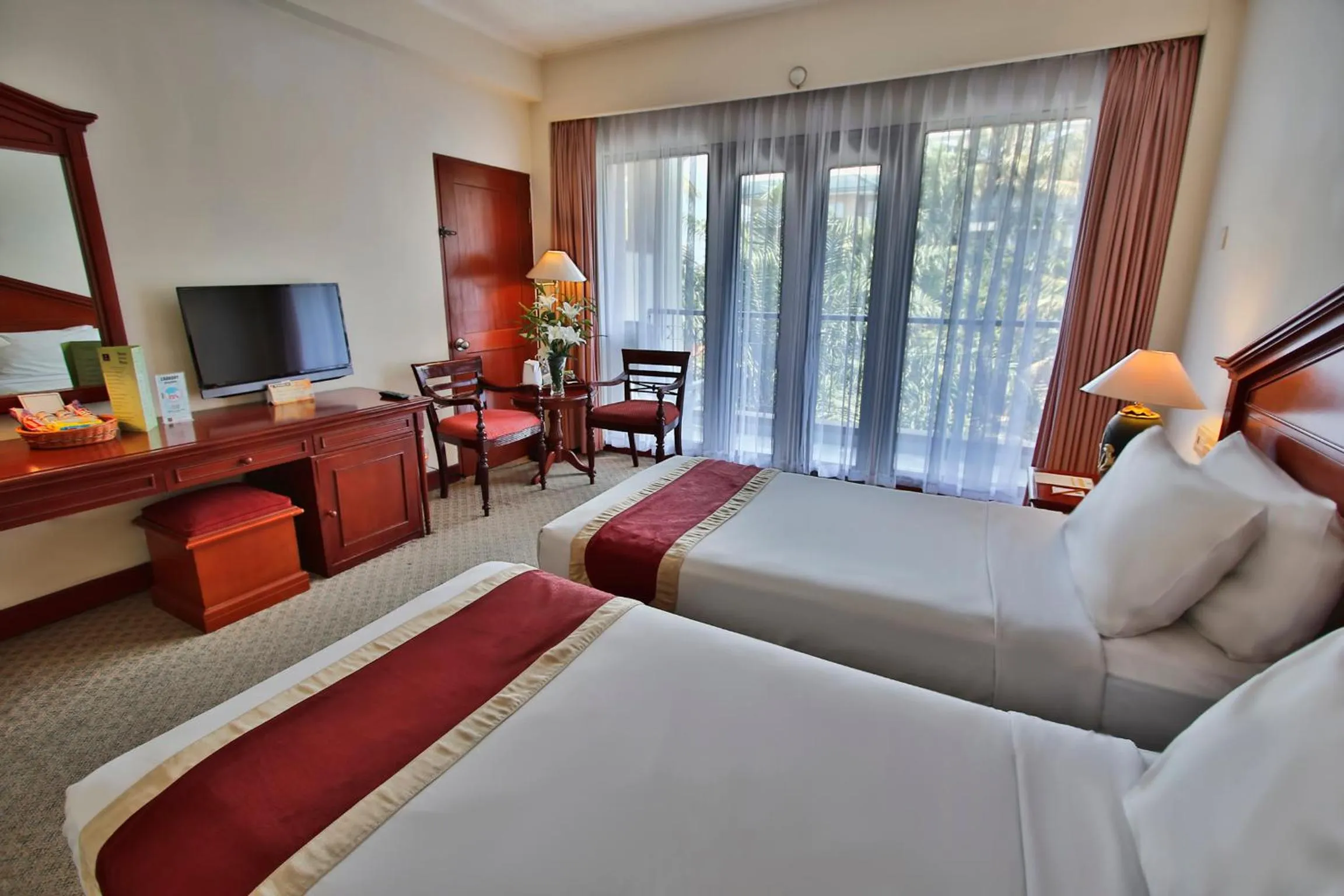 TV and multimedia, Bed in The Jayakarta Suites Bandung