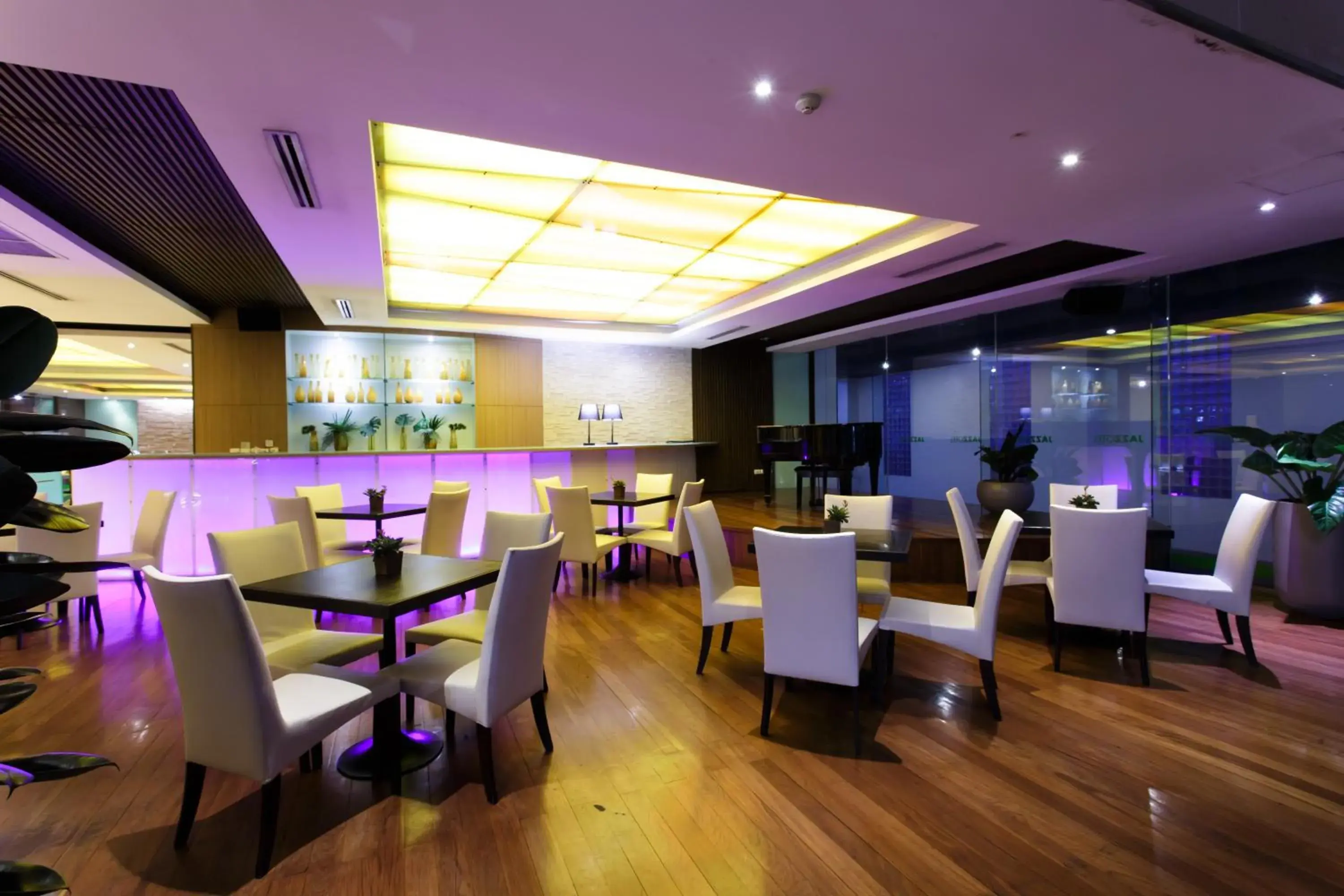 Lounge or bar, Restaurant/Places to Eat in Jazzotel Bangkok- SHA Extra Plus