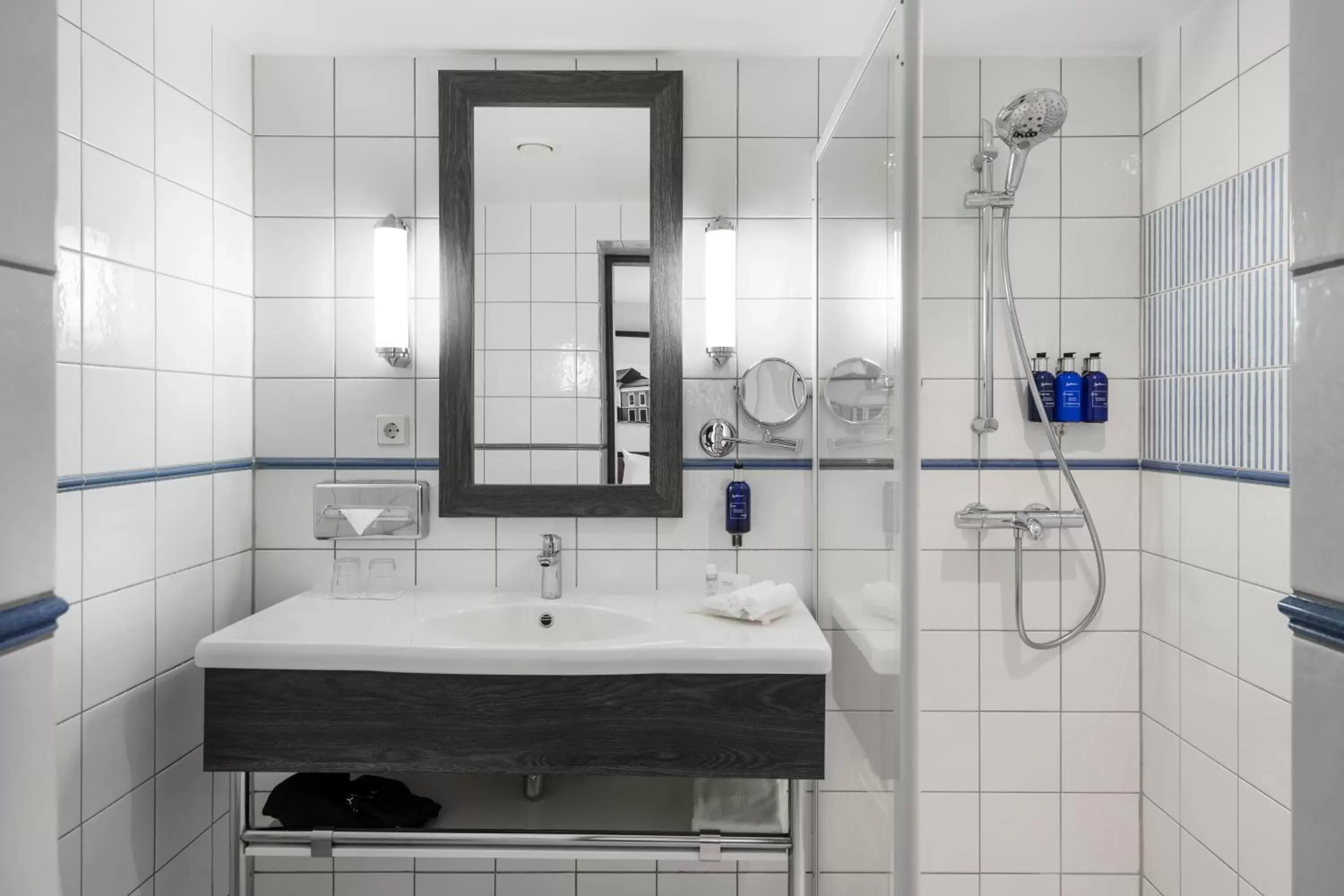 Shower, Bathroom in Mercure Klaipeda City