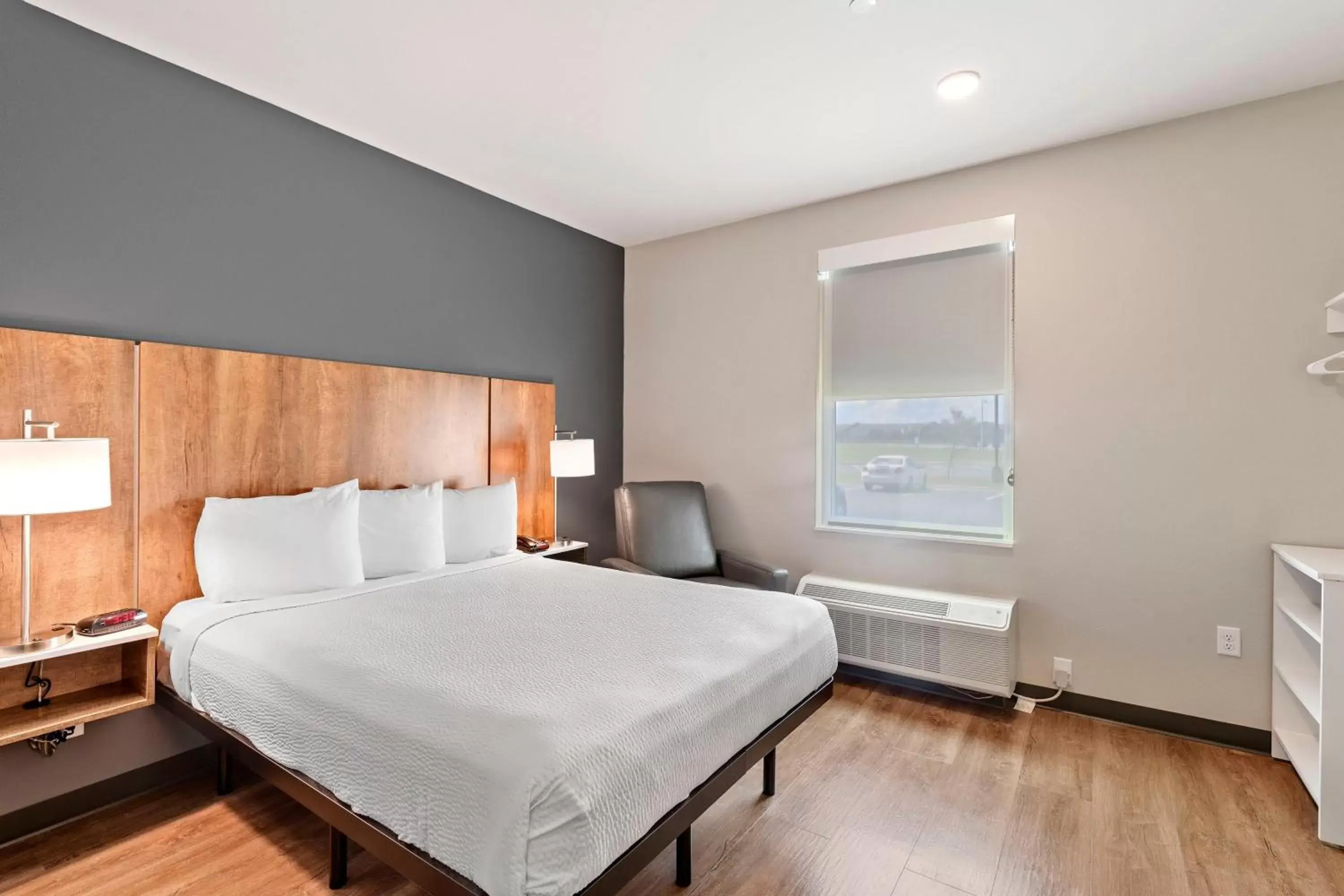 Bed in Extended Stay America Premier Suites - Savannah - Pooler