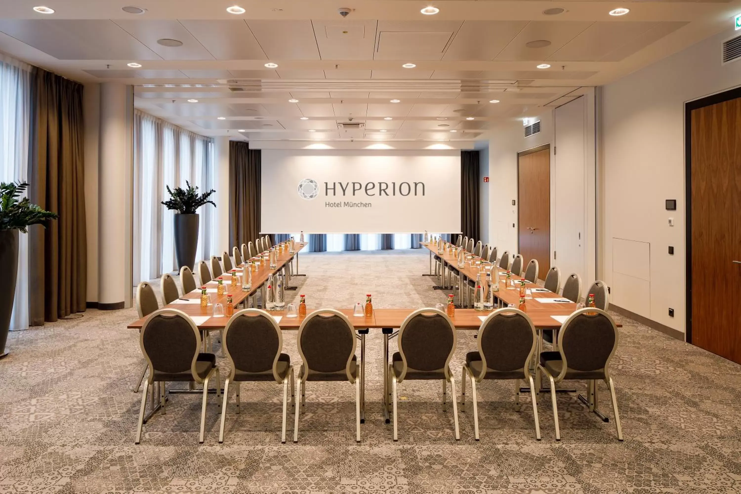 Meeting/conference room in Hyperion Hotel München