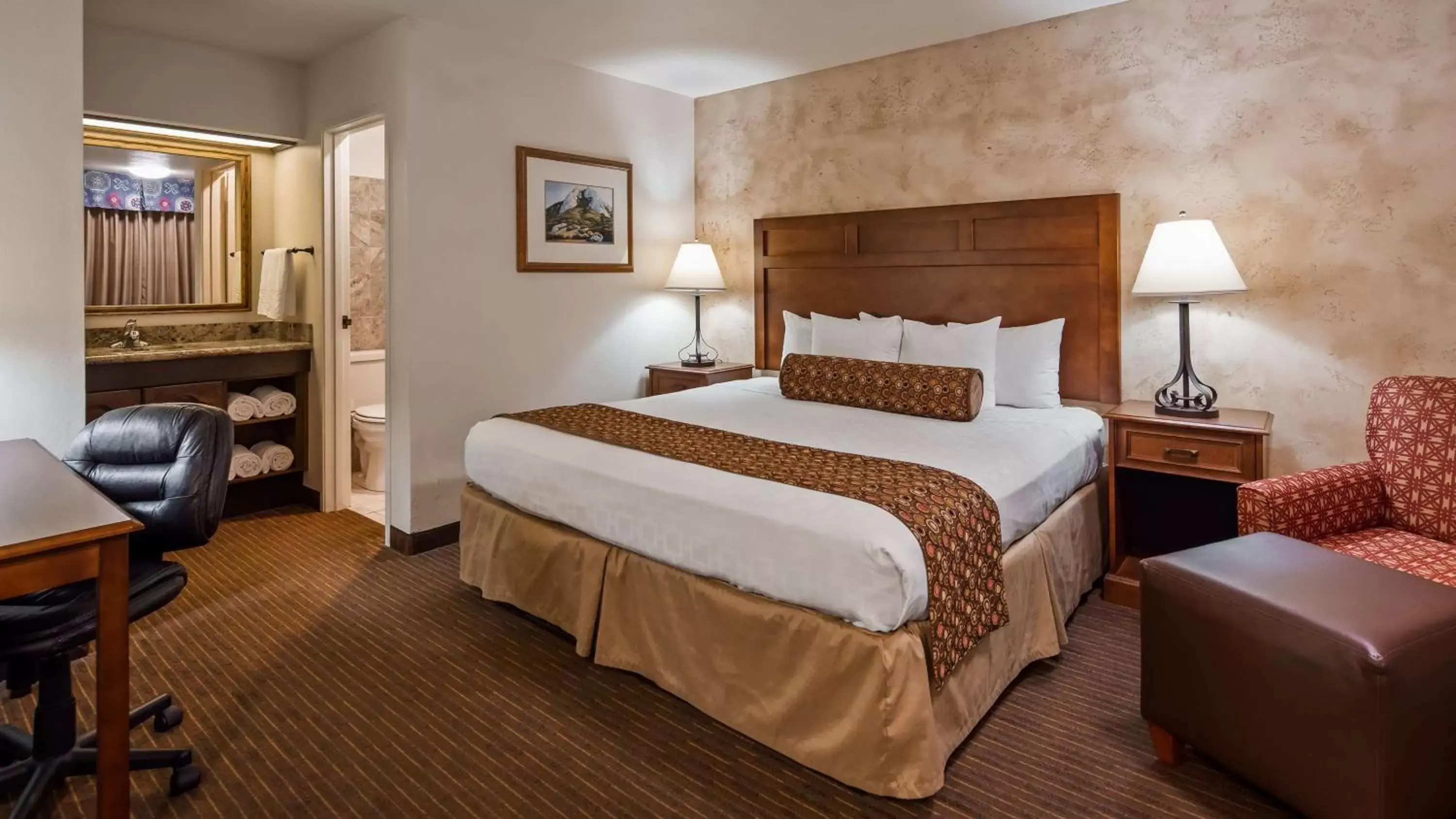 Photo of the whole room, Bed in Best Western Casa Grande Inn