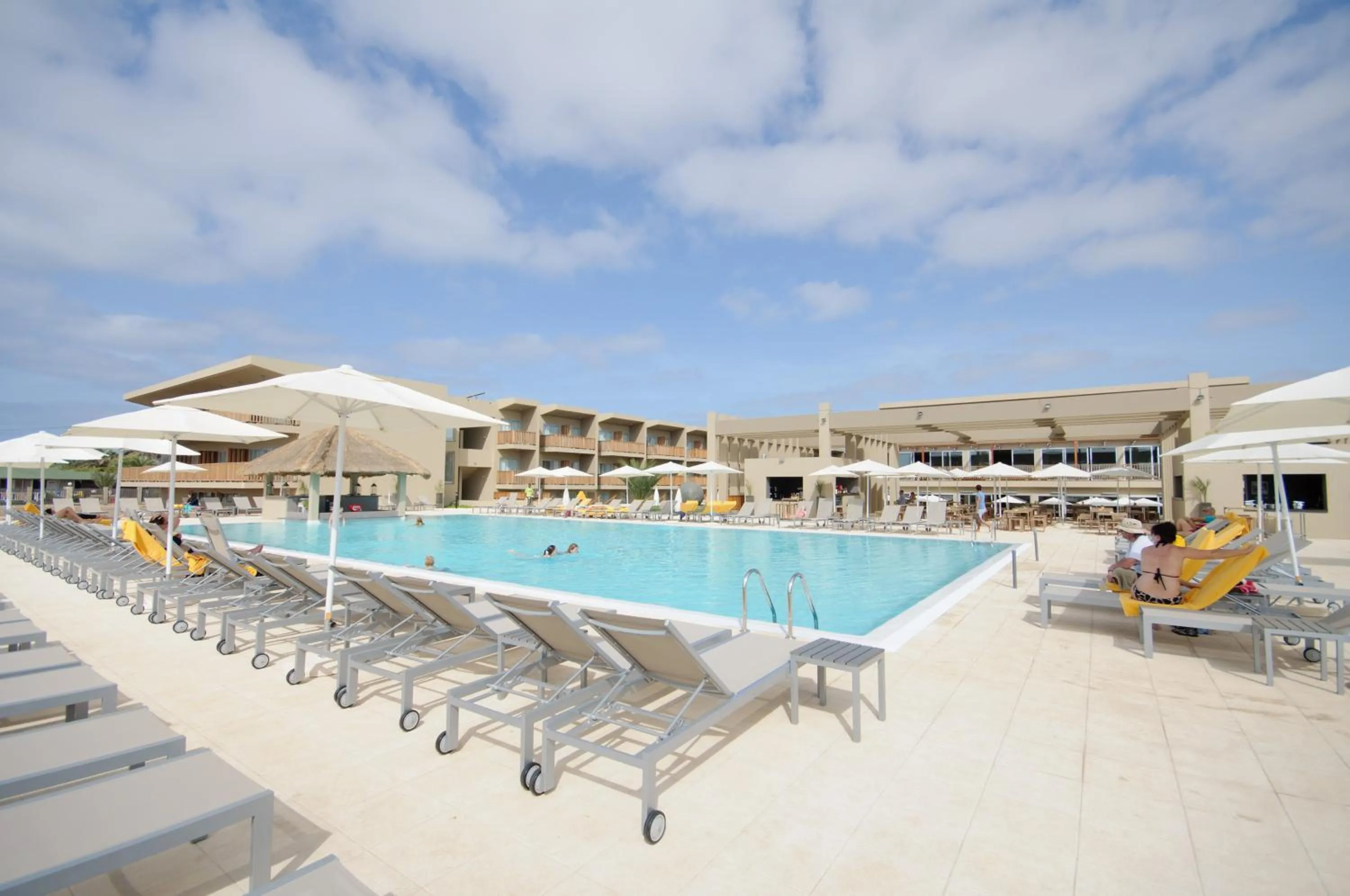 Swimming pool in Oasis Salinas Sea