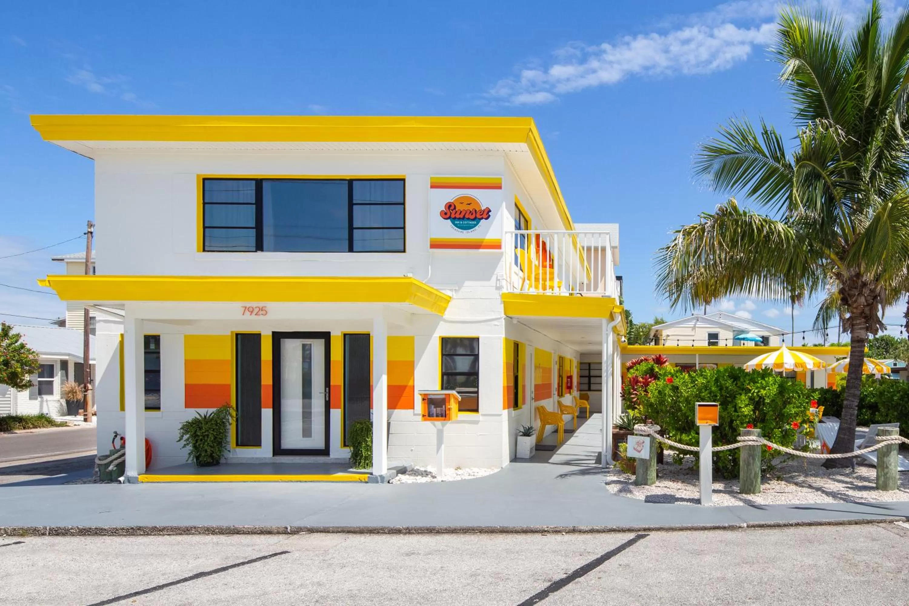 Facade/entrance in Sunset Inn and Cottages