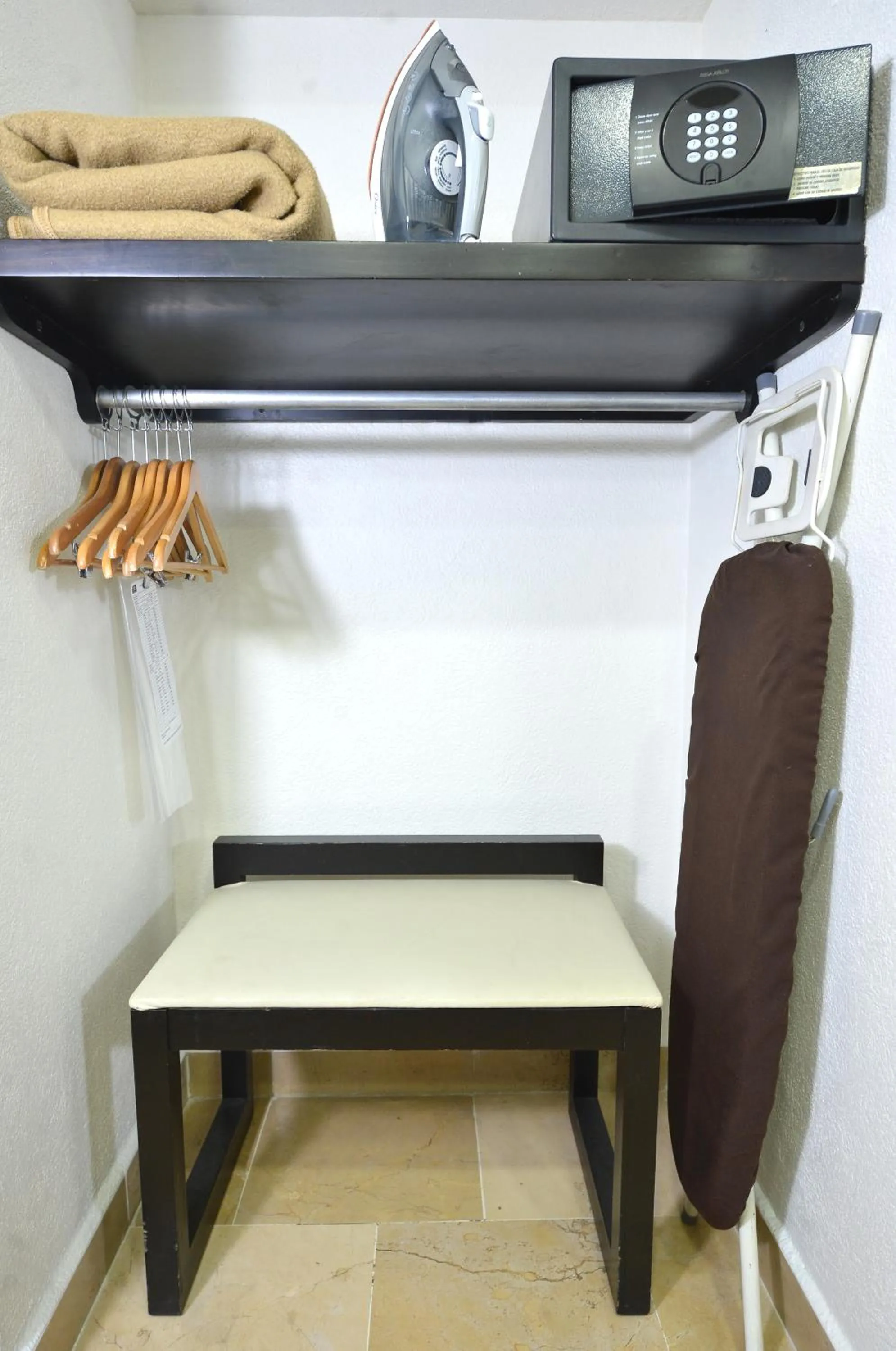 wardrobe in HB Xalapa