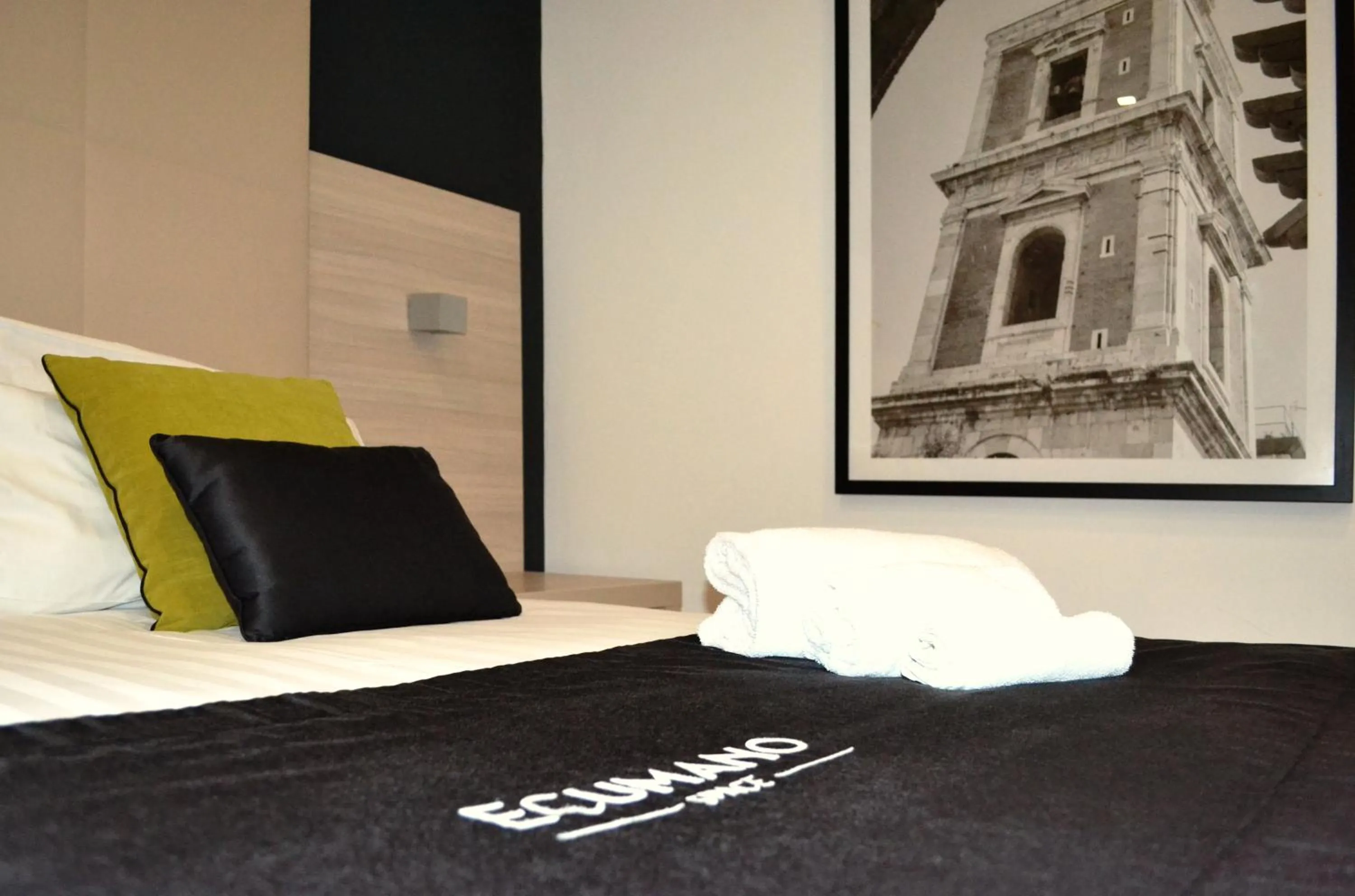 Bed in Ecumano Space