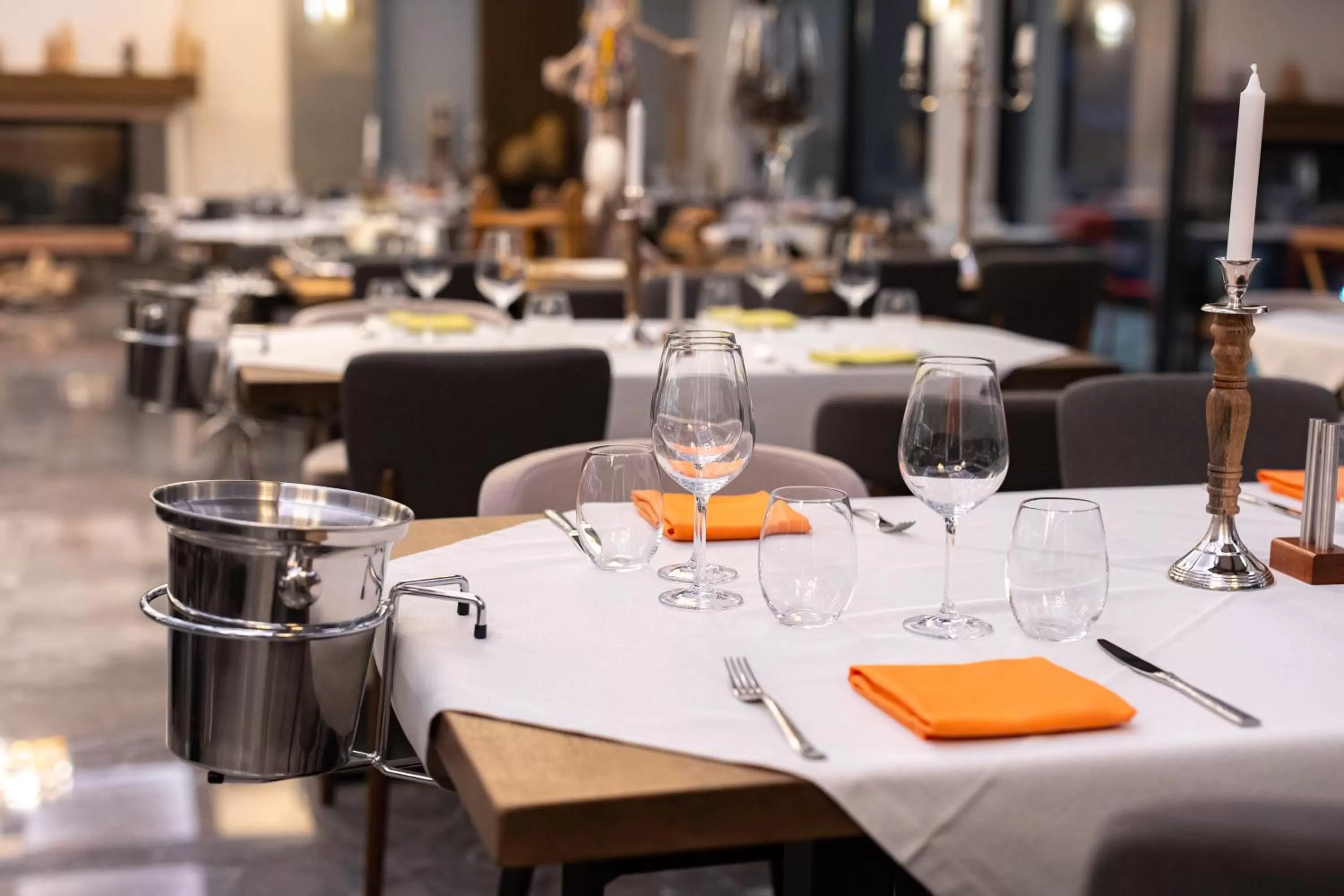 Restaurant/Places to Eat in Hotel Belmont