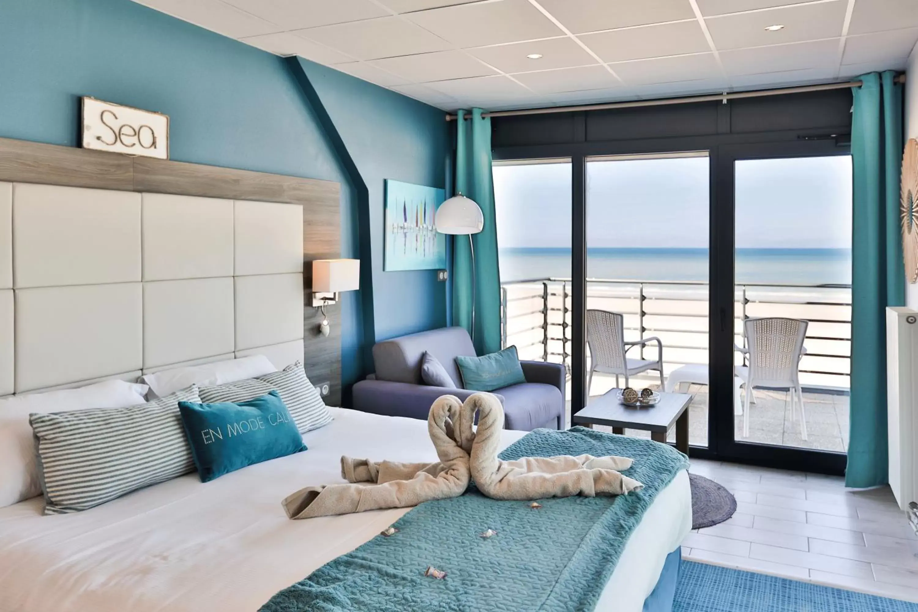 Photo of the whole room in The Originals Boutique, Hôtel Neptune, Berck-sur-Mer (Inter-Hotel)