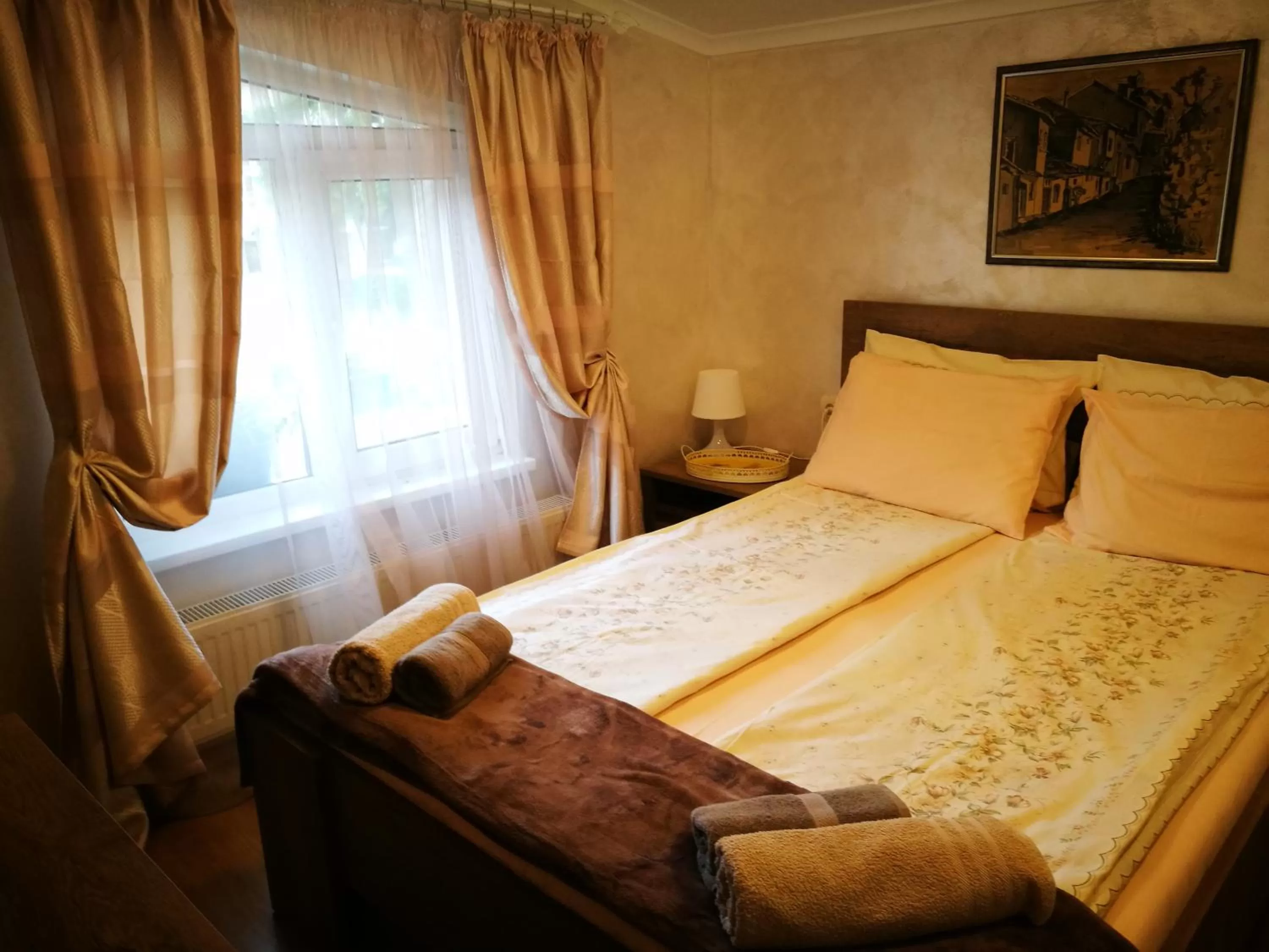 Photo of the whole room in Hotel Paradise