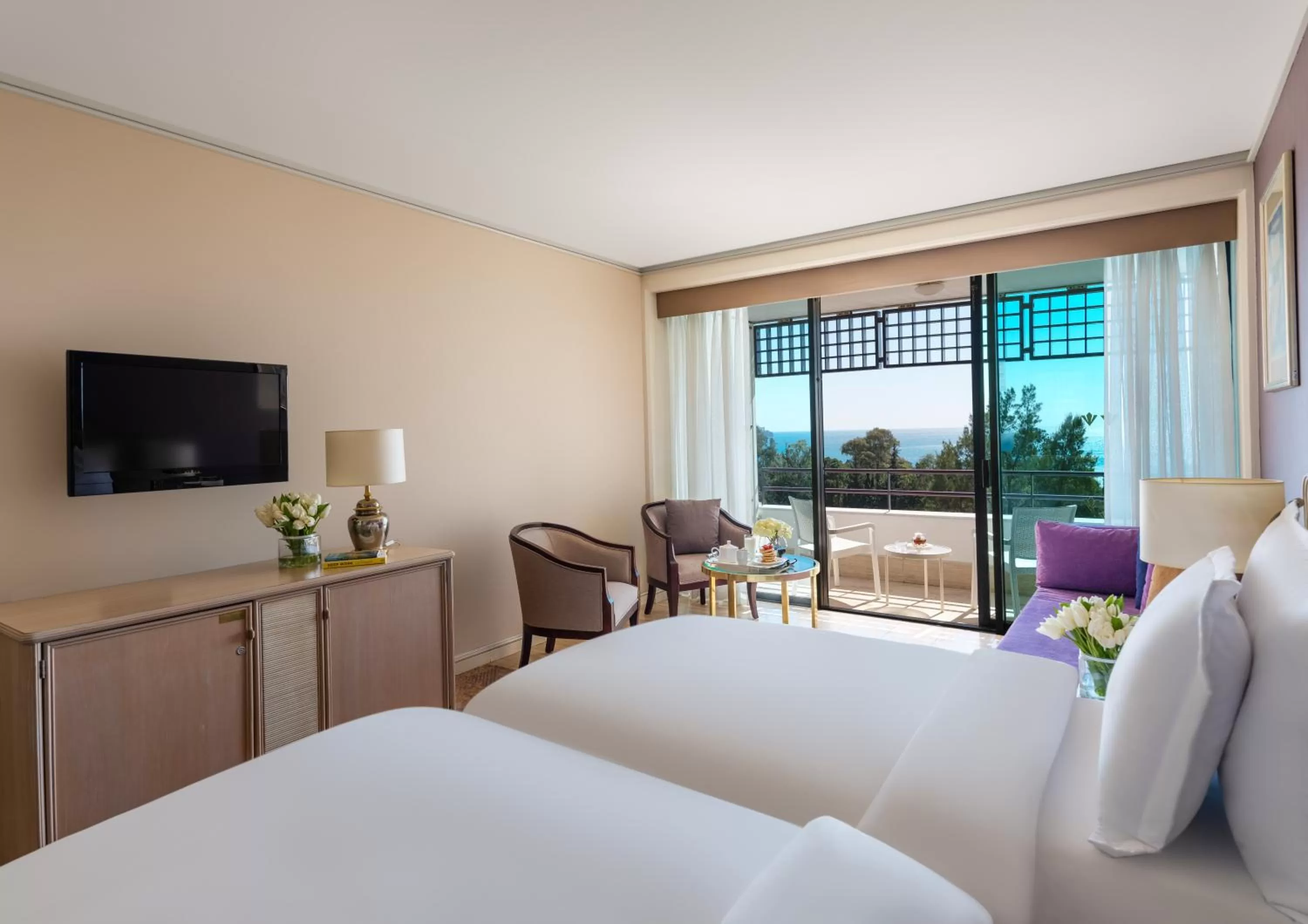 Photo of the whole room, Bed in Rixos Downtown Antalya - The Land Of Legends Access