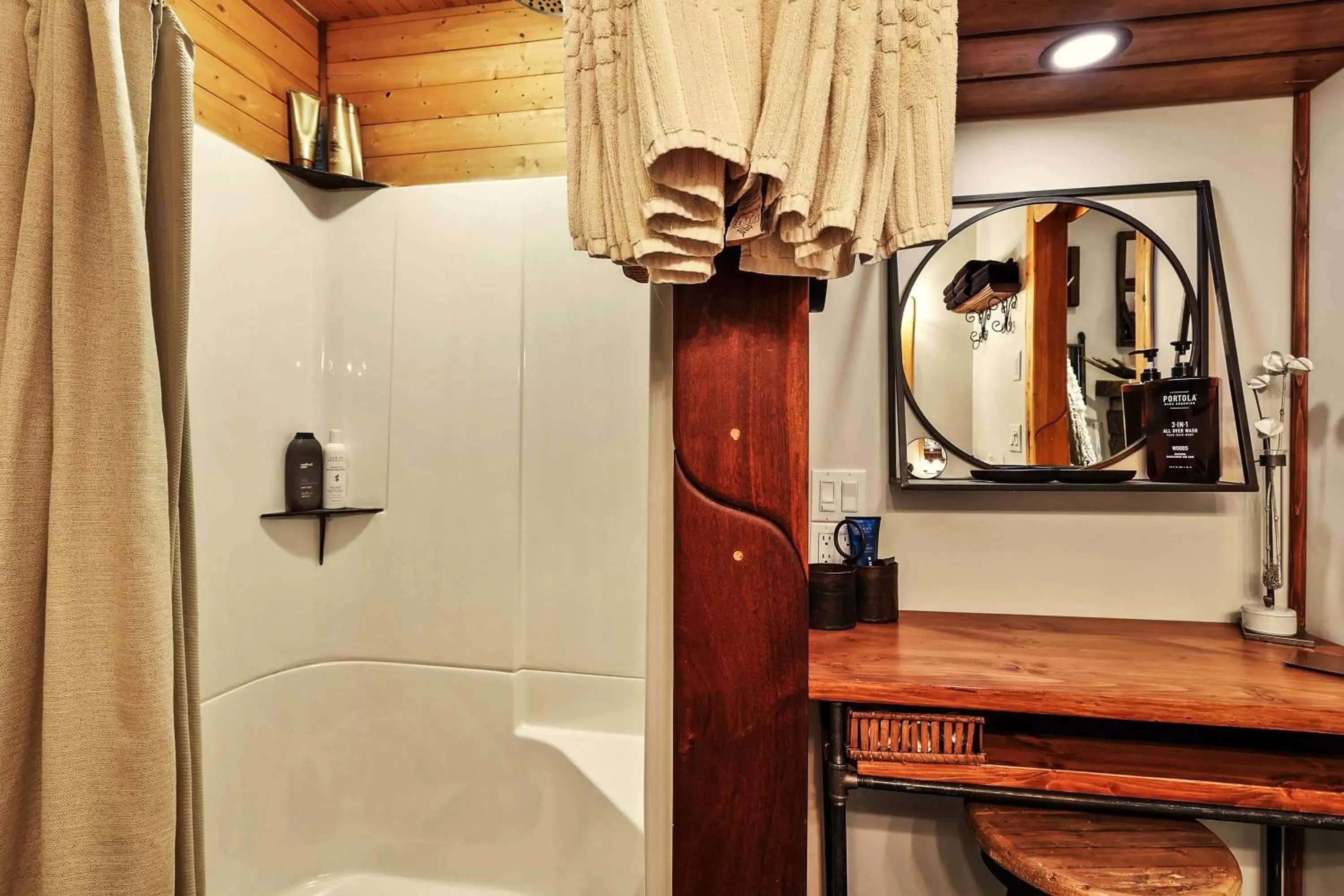 Shower, Bathroom in A Suite Retreat - Beyond Bed & Breakfast