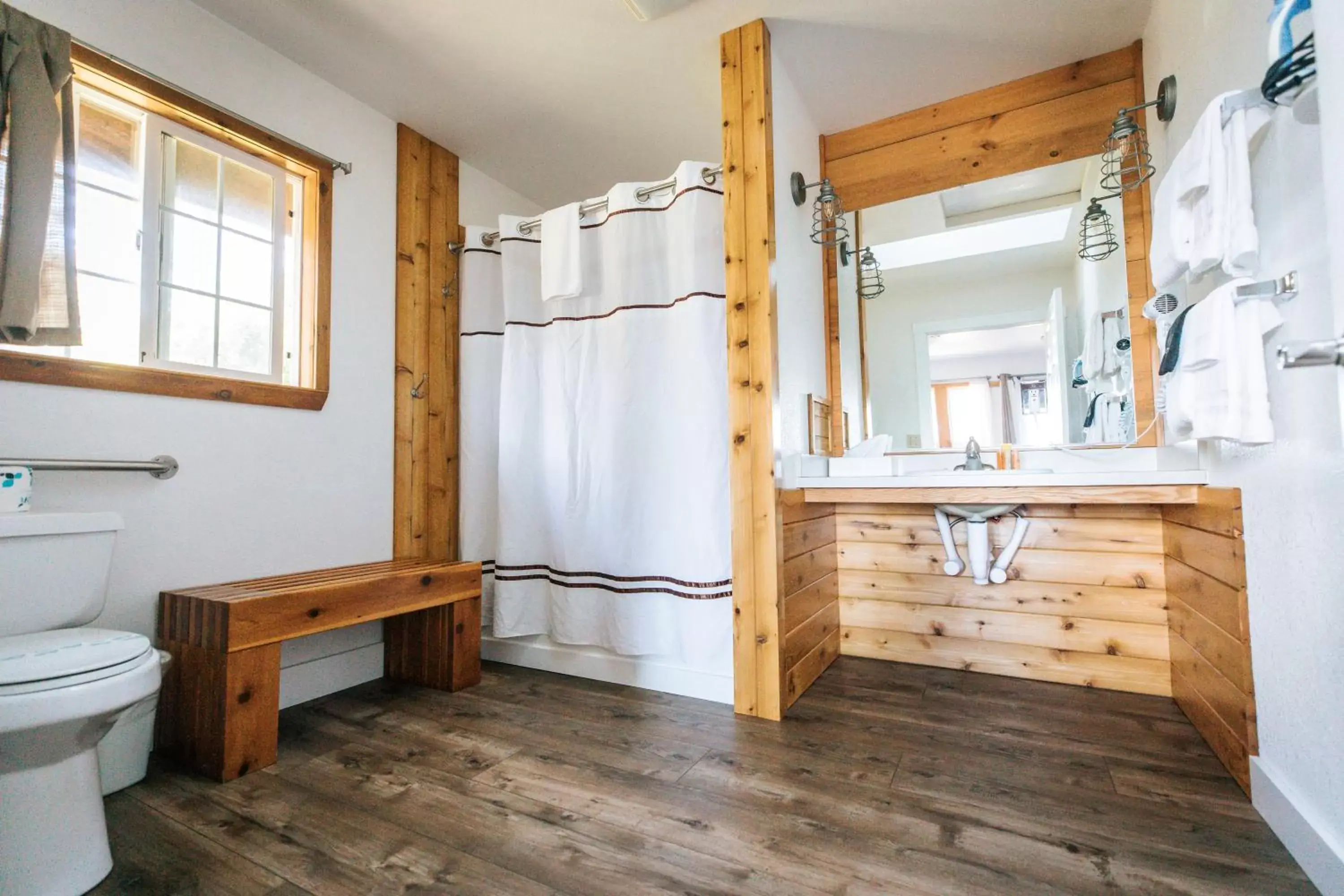 Bathroom in View Crest Lodge