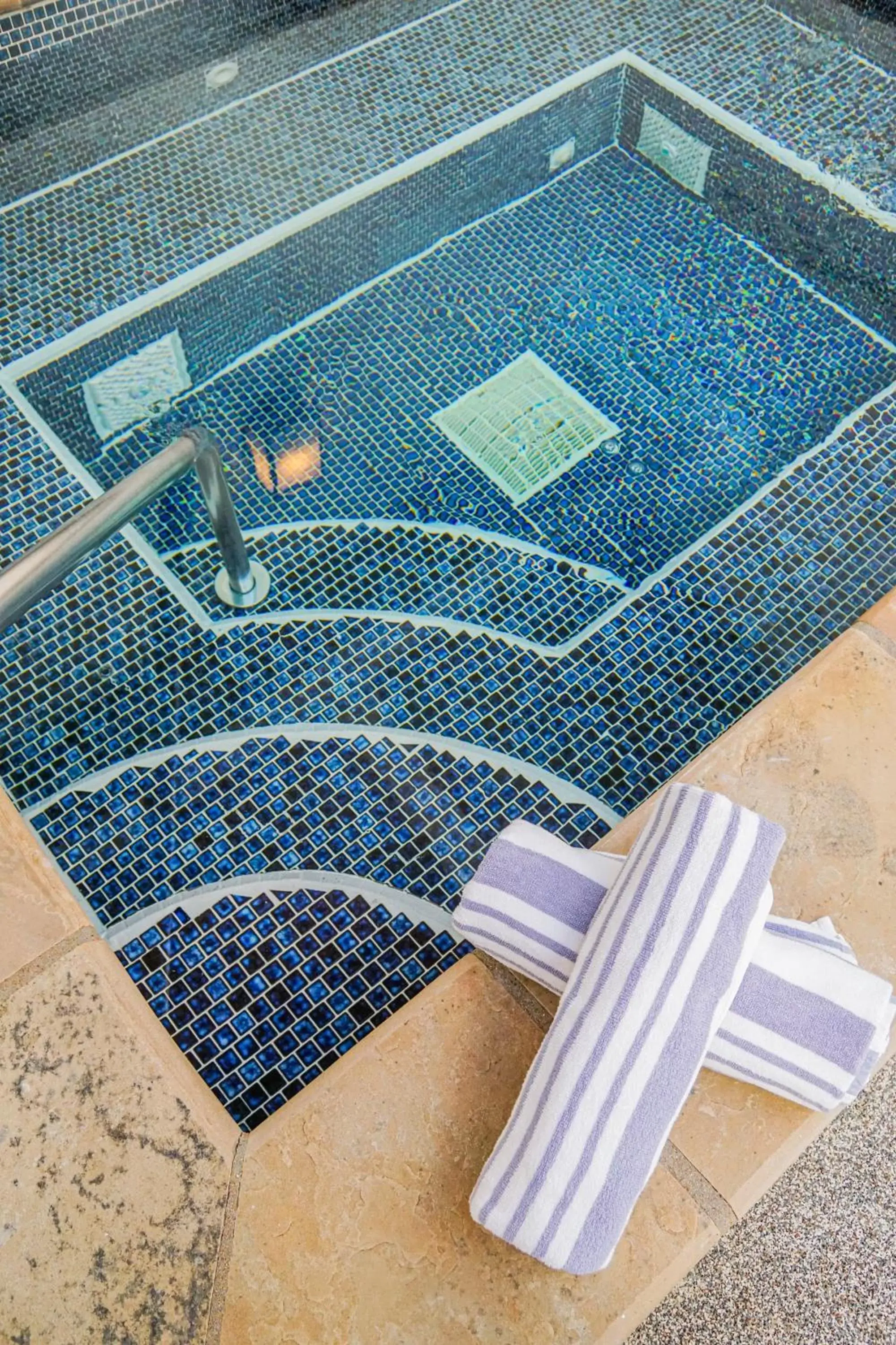 Hot Tub, Bathroom in The Ridgeline Hotel, Estes Park, Ascend Hotel Collection