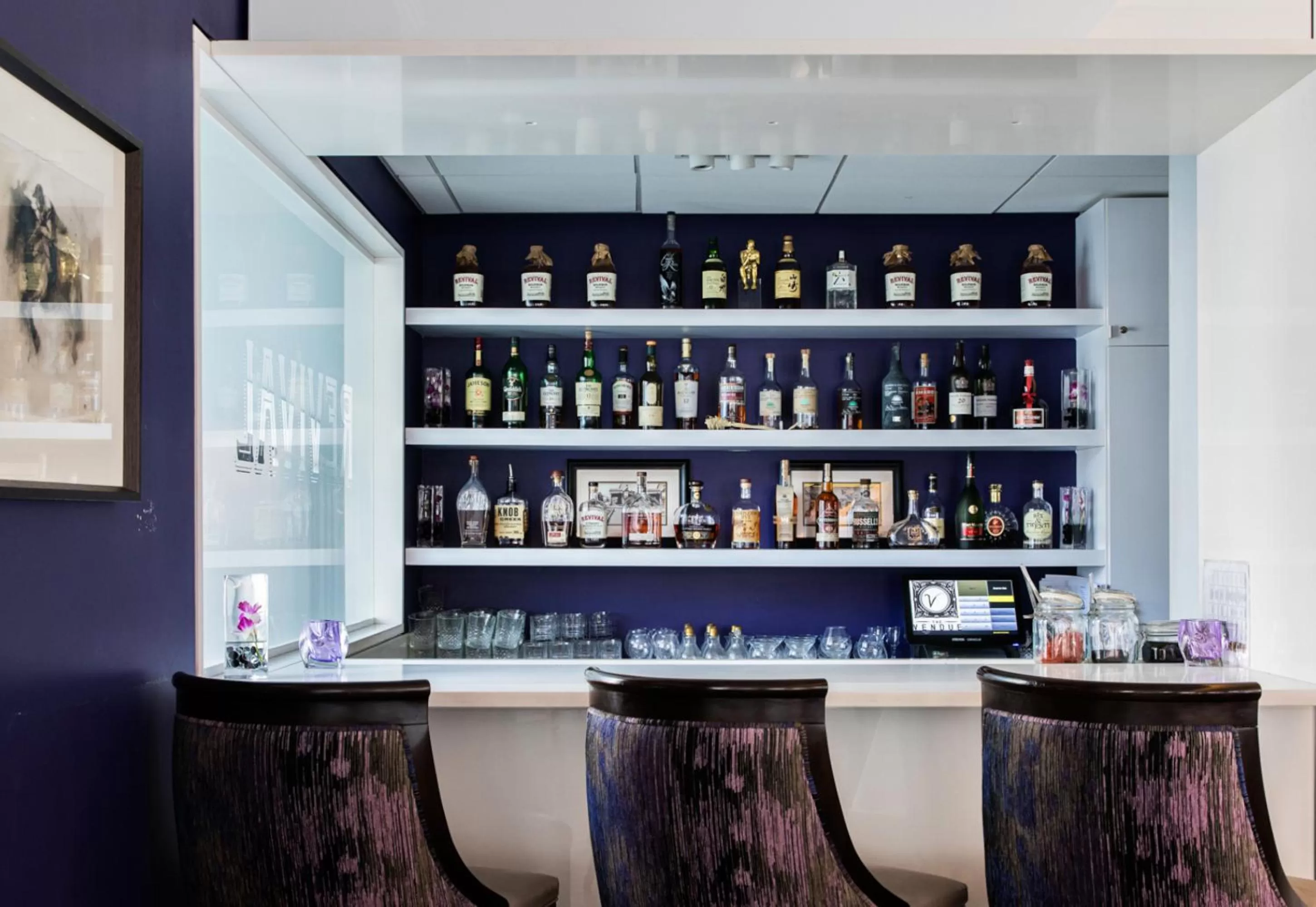 Lounge or bar in The Vendue, Downtown Art Hotel