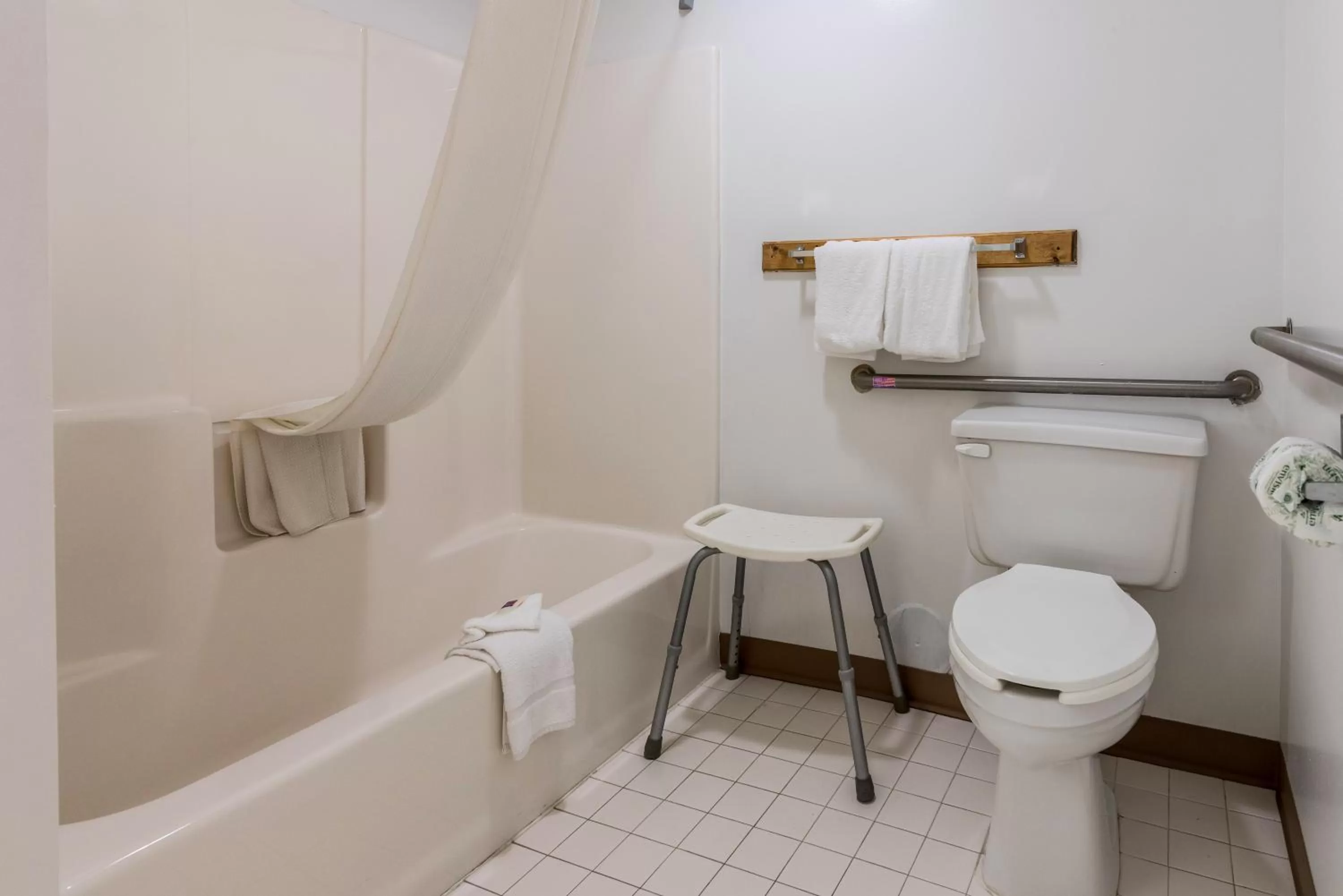 Bathroom in Motel 6-Attalla, AL