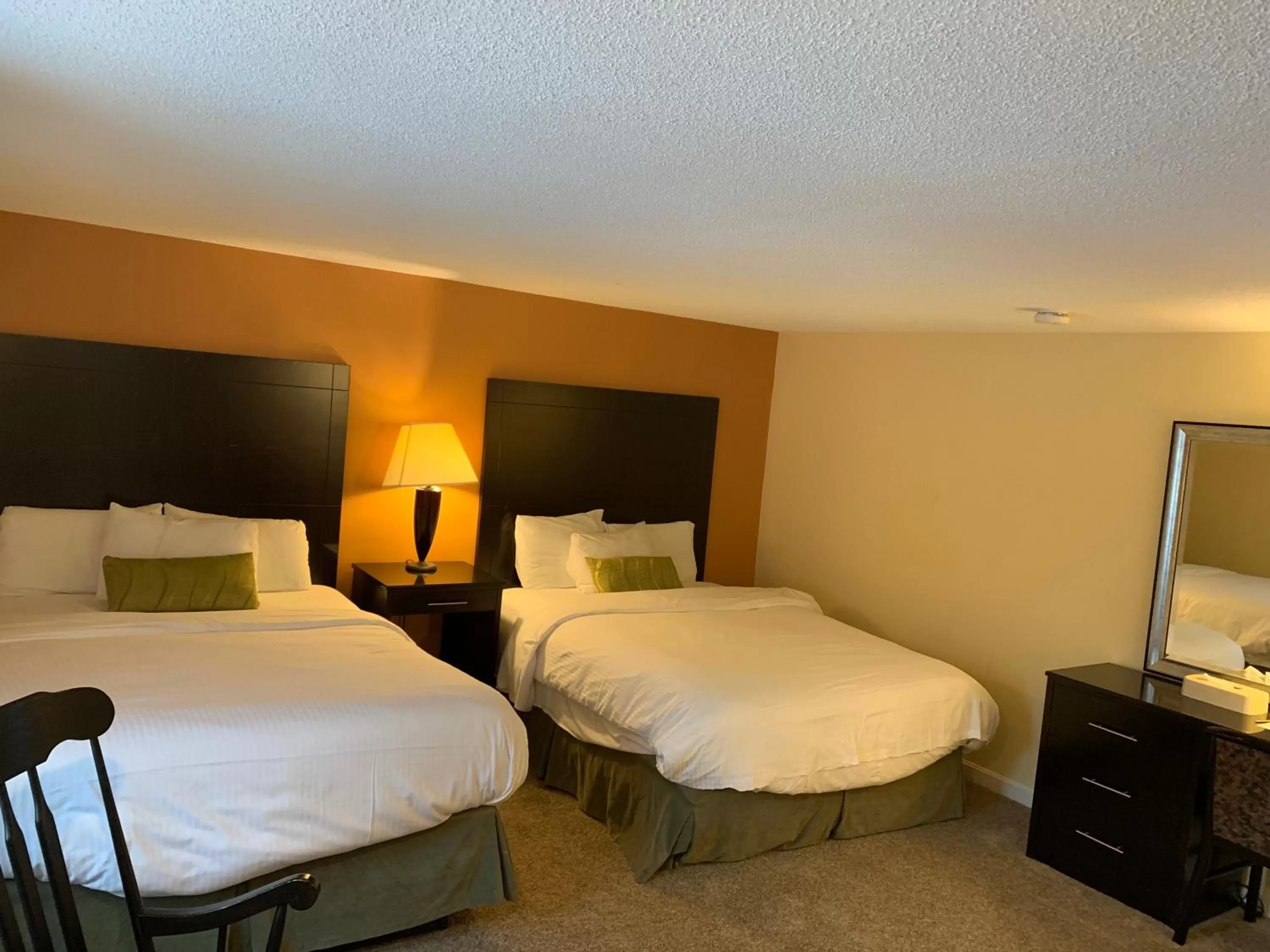 Bedroom, Bed in Four Winds Country Motel