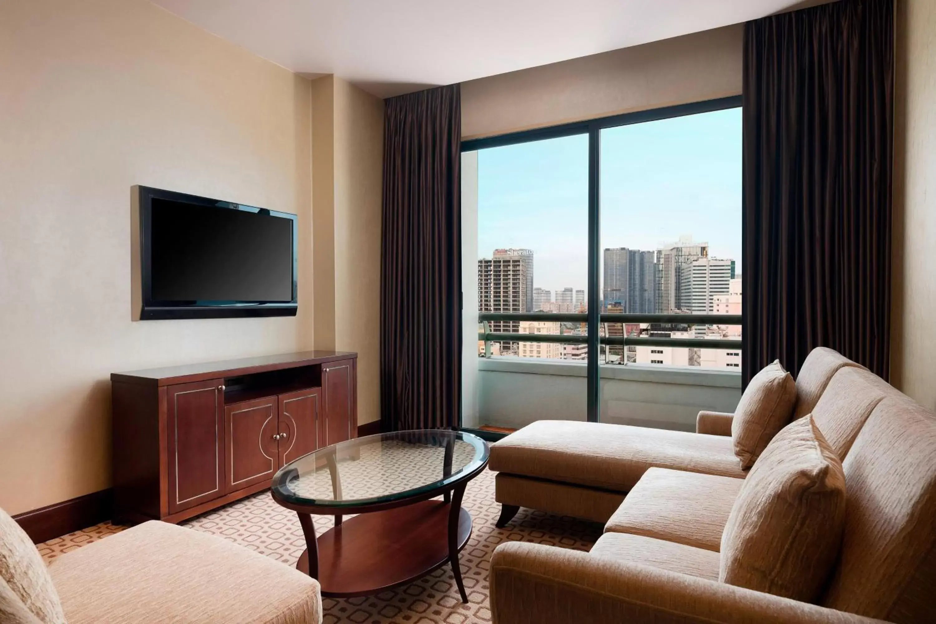 Living room, Seating Area in Sheraton Saigon Hotel & Towers