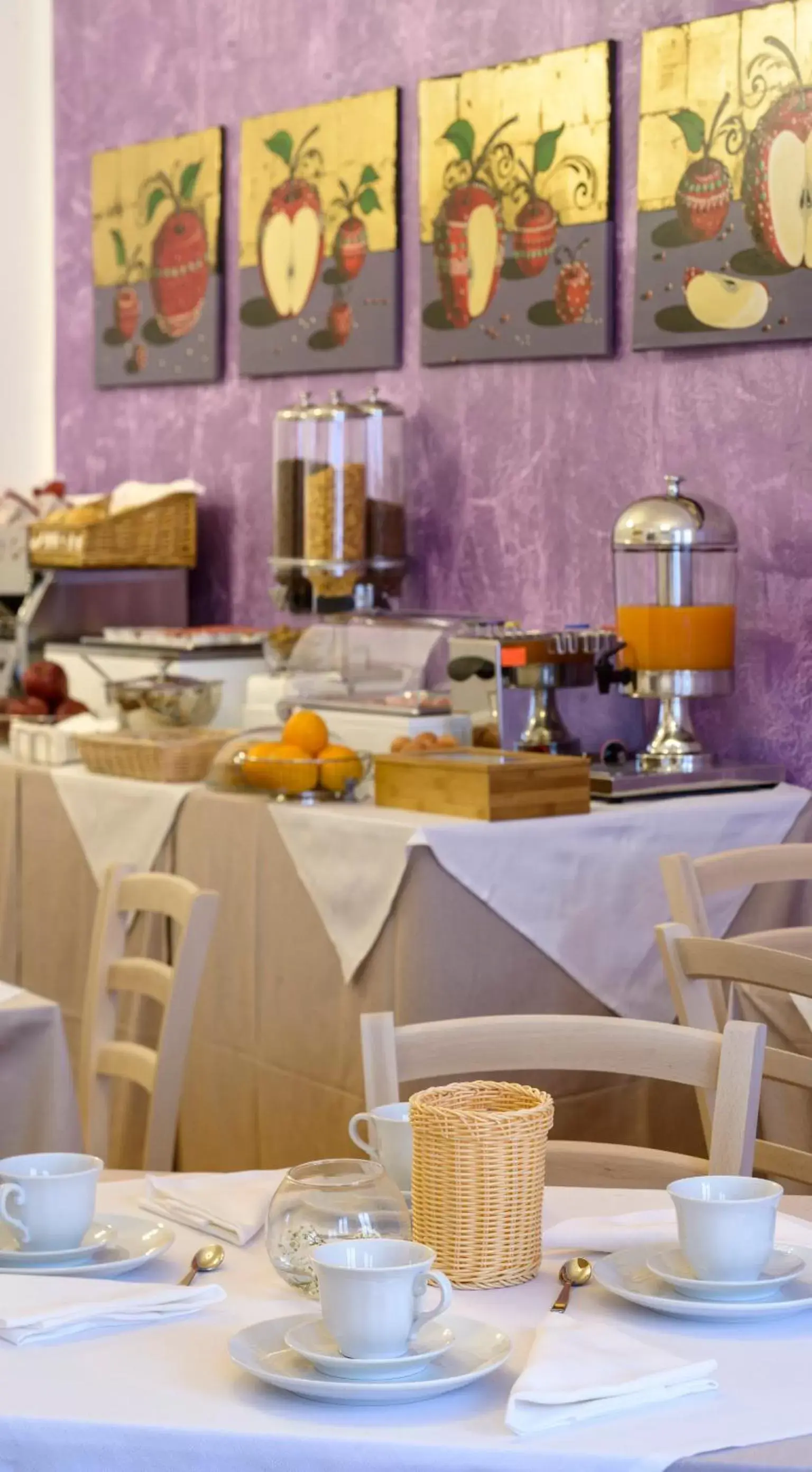 Buffet breakfast, Restaurant/Places to Eat in Hotel Porta Marmorea