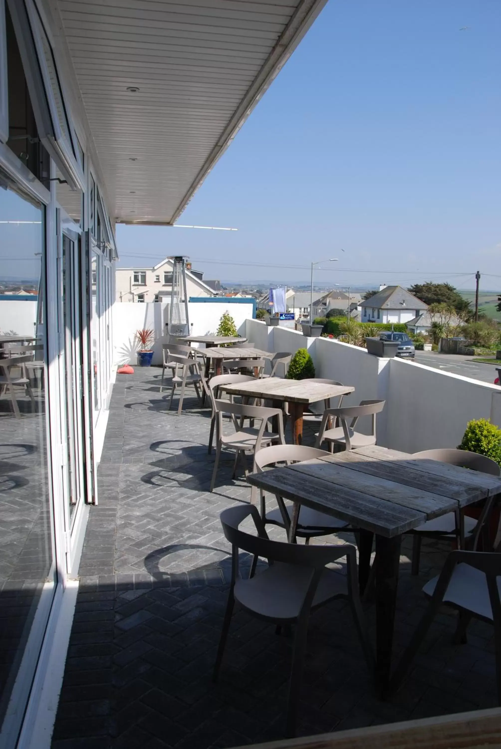 Restaurant/Places to Eat in Pentire Hotel