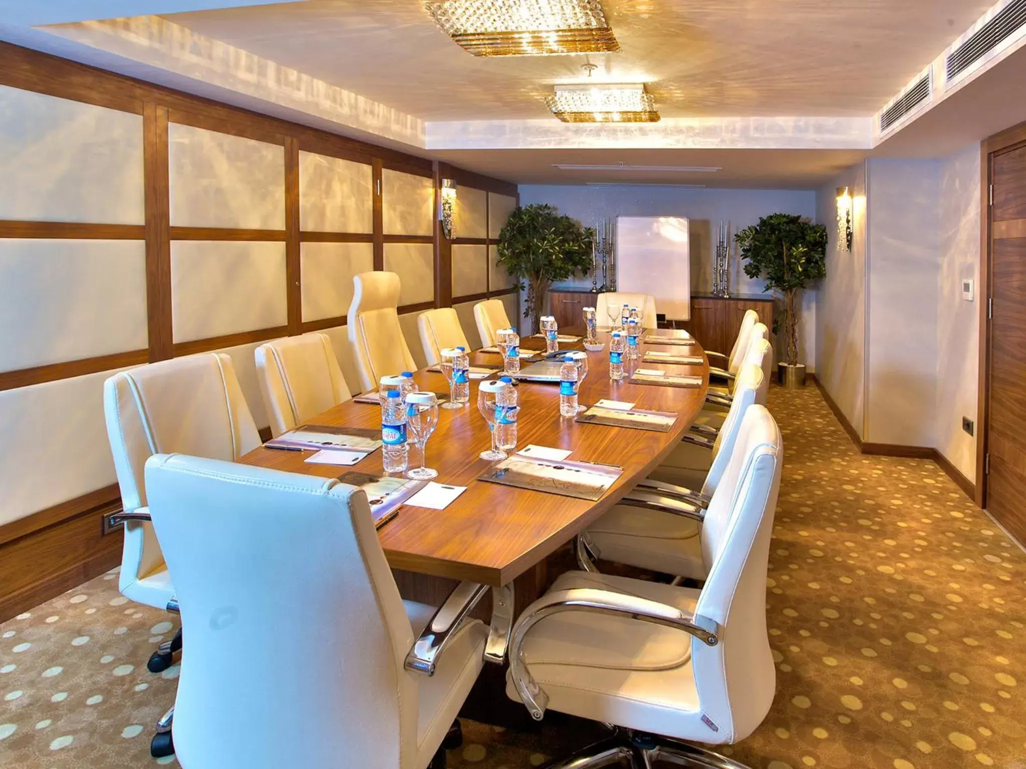 Business facilities in Hotel Momento - Special Category