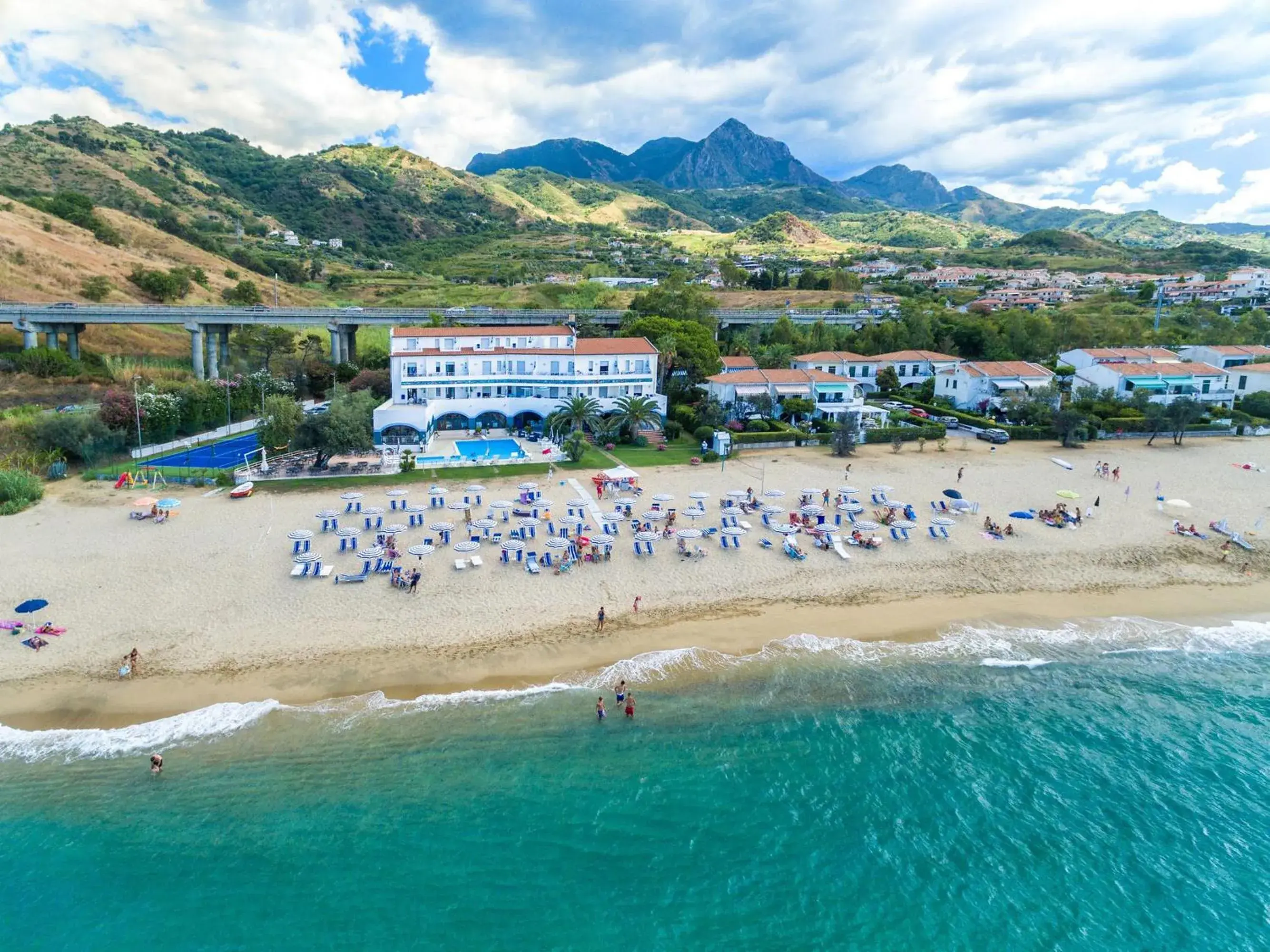 Bird's eye view, Bird's-eye View in Hotel Poseidon