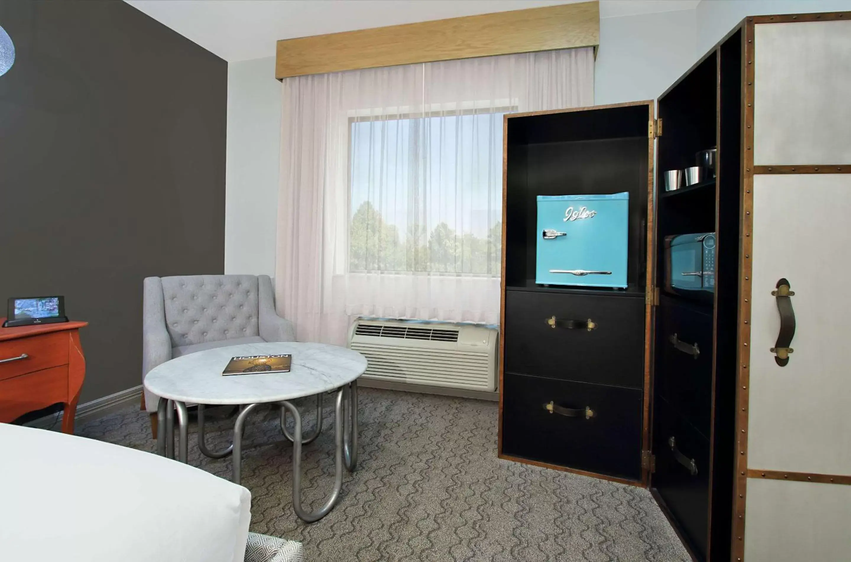 Photo of the whole room, TV/Entertainment Center in Hotel Ylem