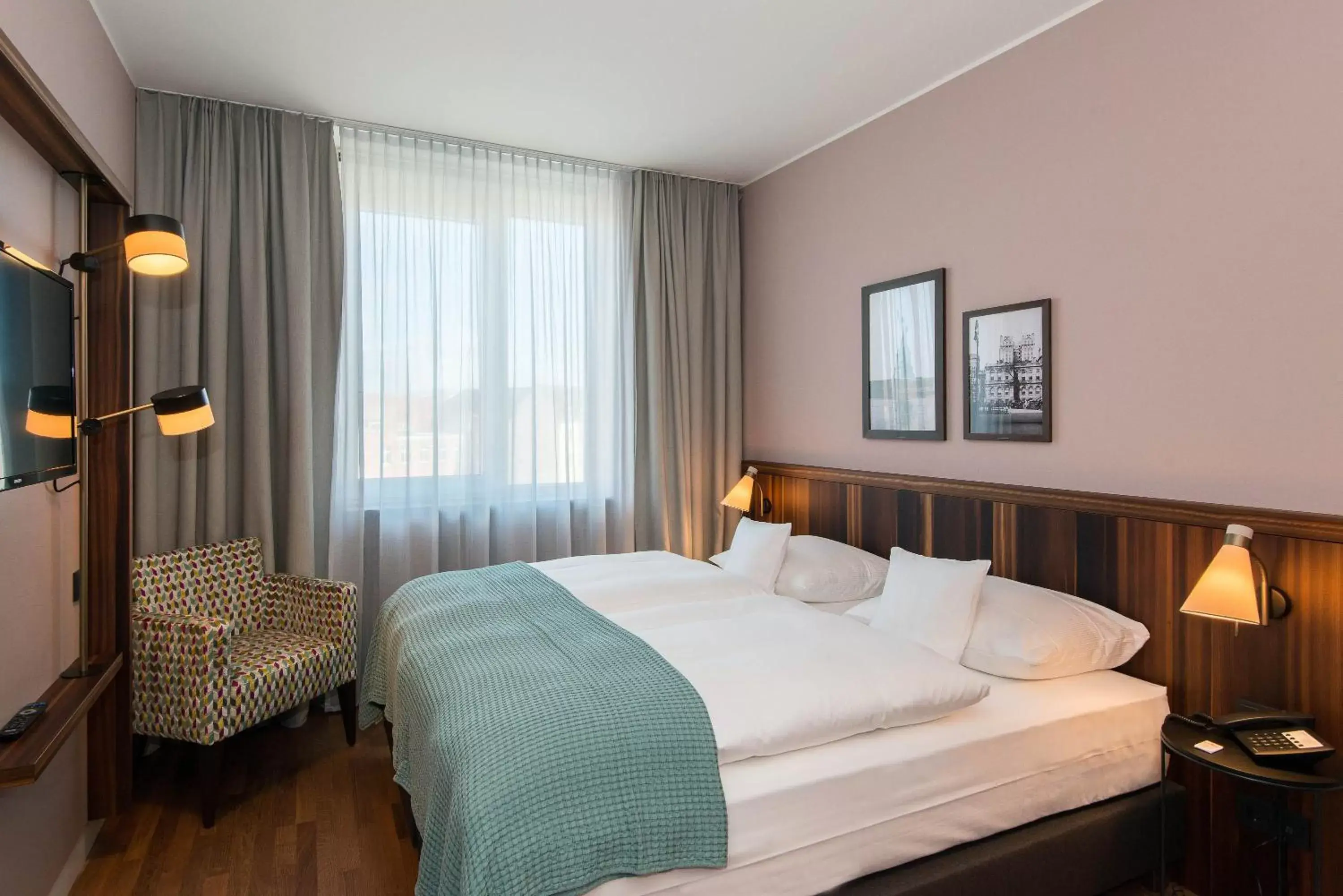 Photo of the whole room, Bed in THE LIBERTY Hotel Bremerhaven BW Signature Collection