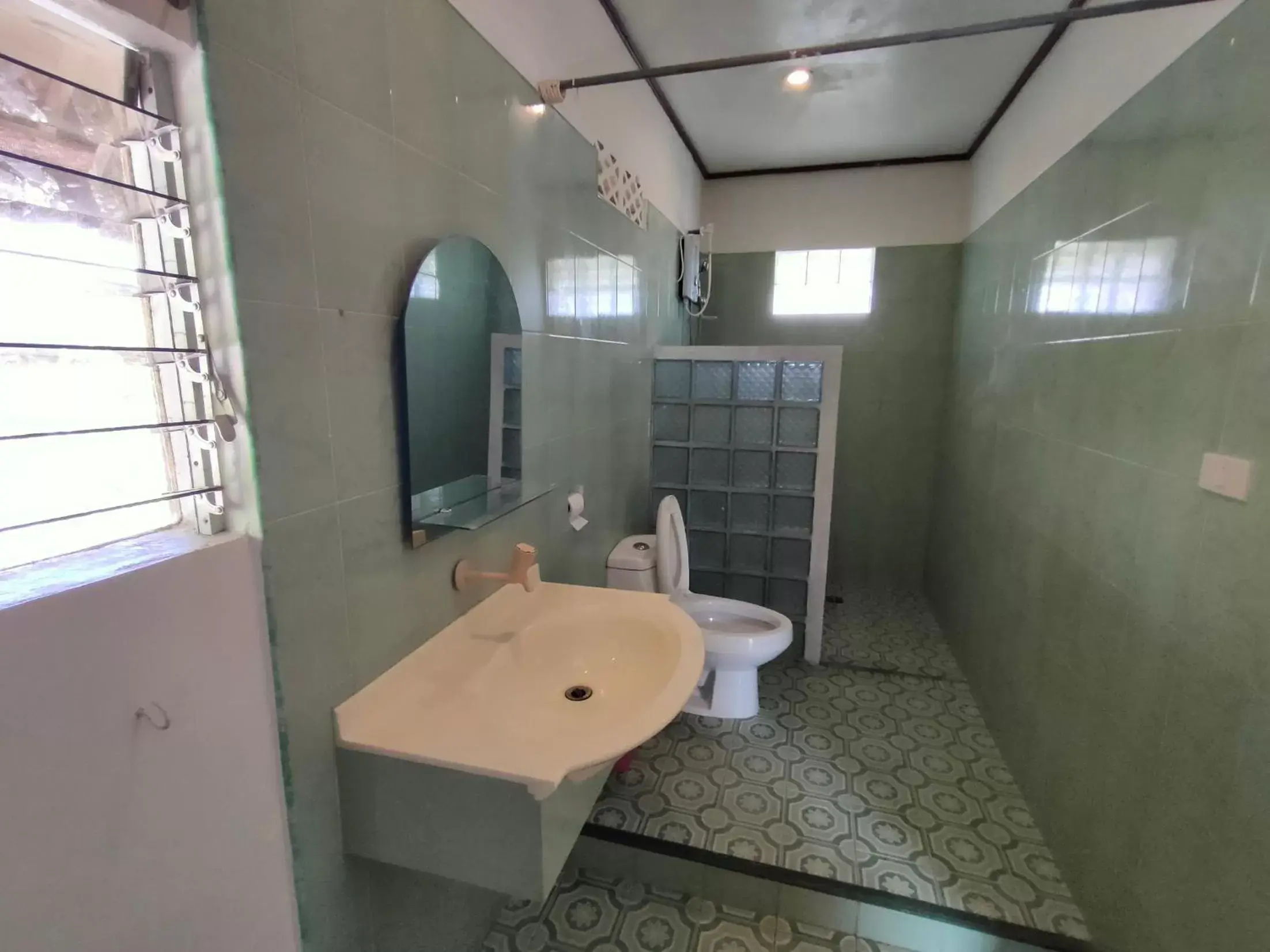 Bathroom in Moalboal T Breeze Coastal Resort