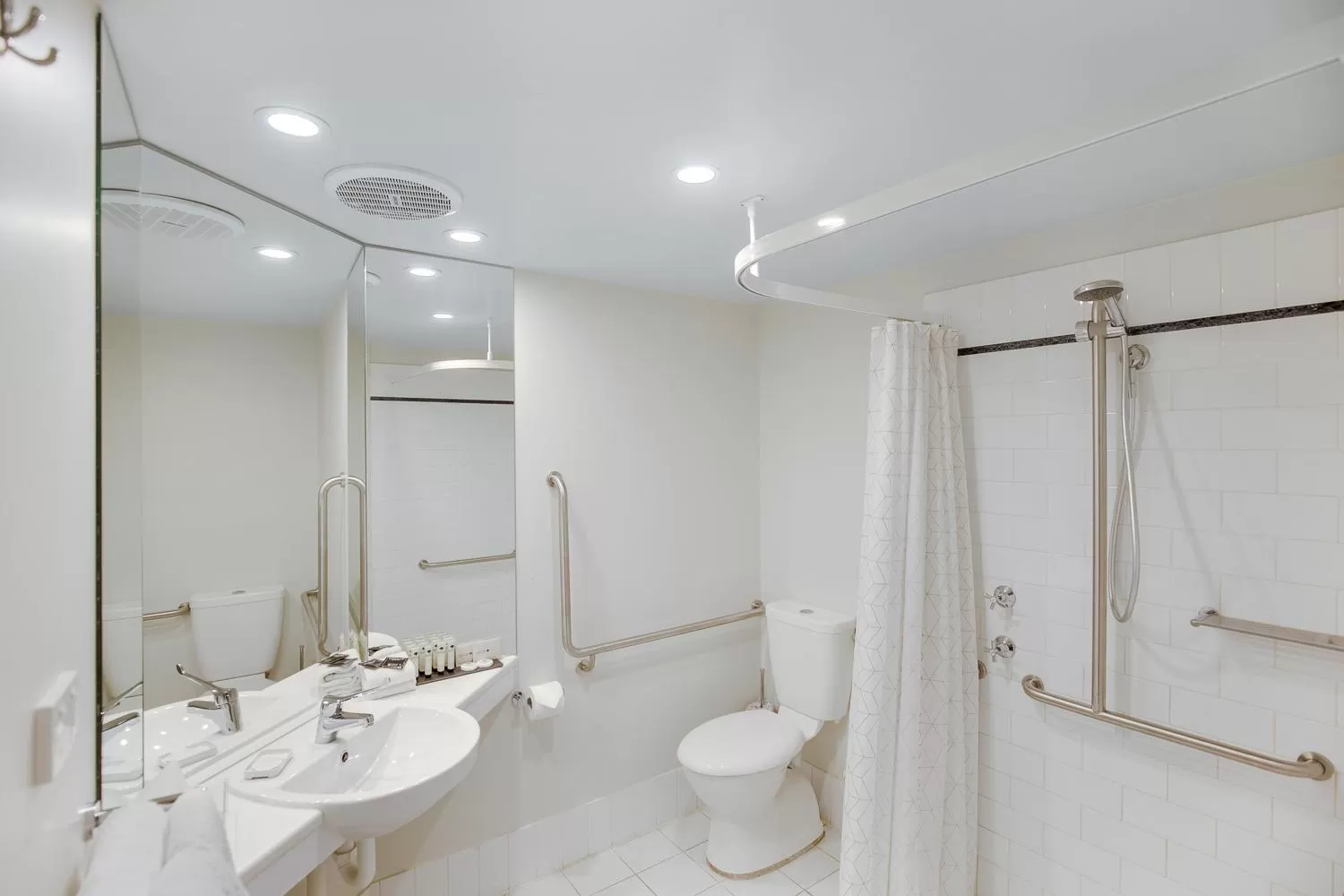 Bathroom in The Horatio Motel Mudgee