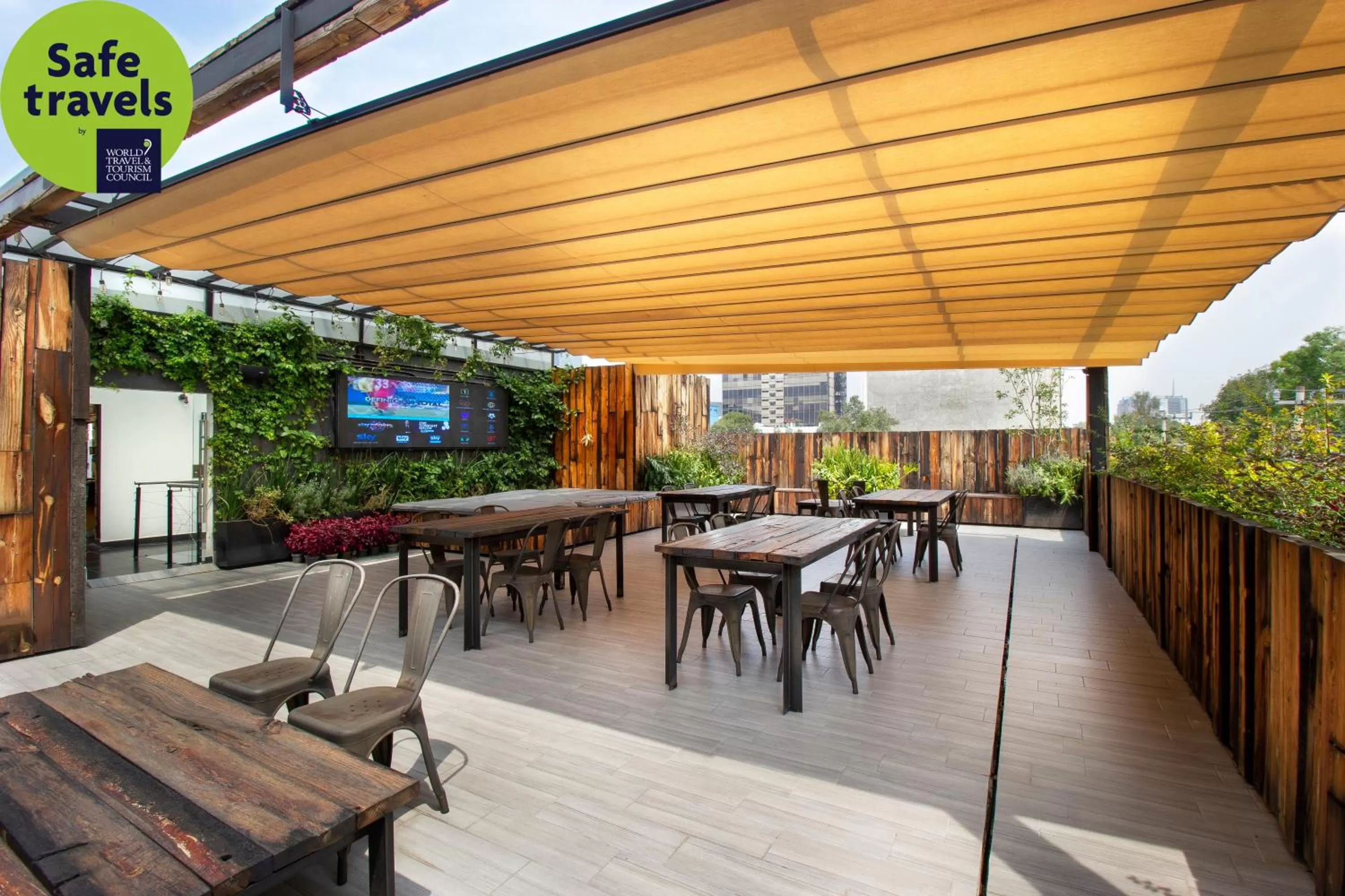 Balcony/Terrace in Hotel MX mas roma CDMX, Trademark Collection by Wyndham