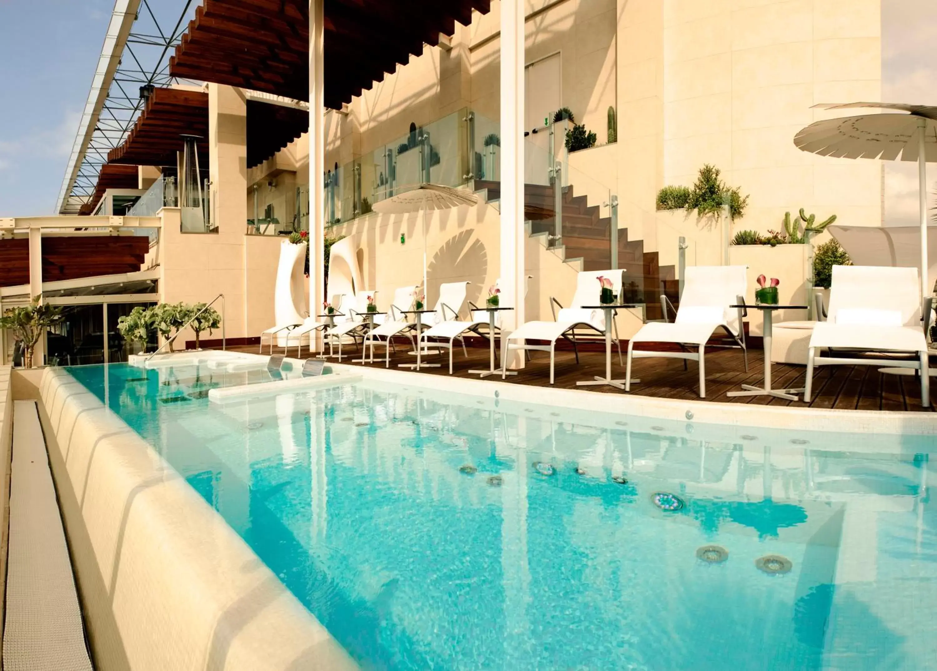 Balcony/Terrace, Swimming Pool in Romeo hotel
