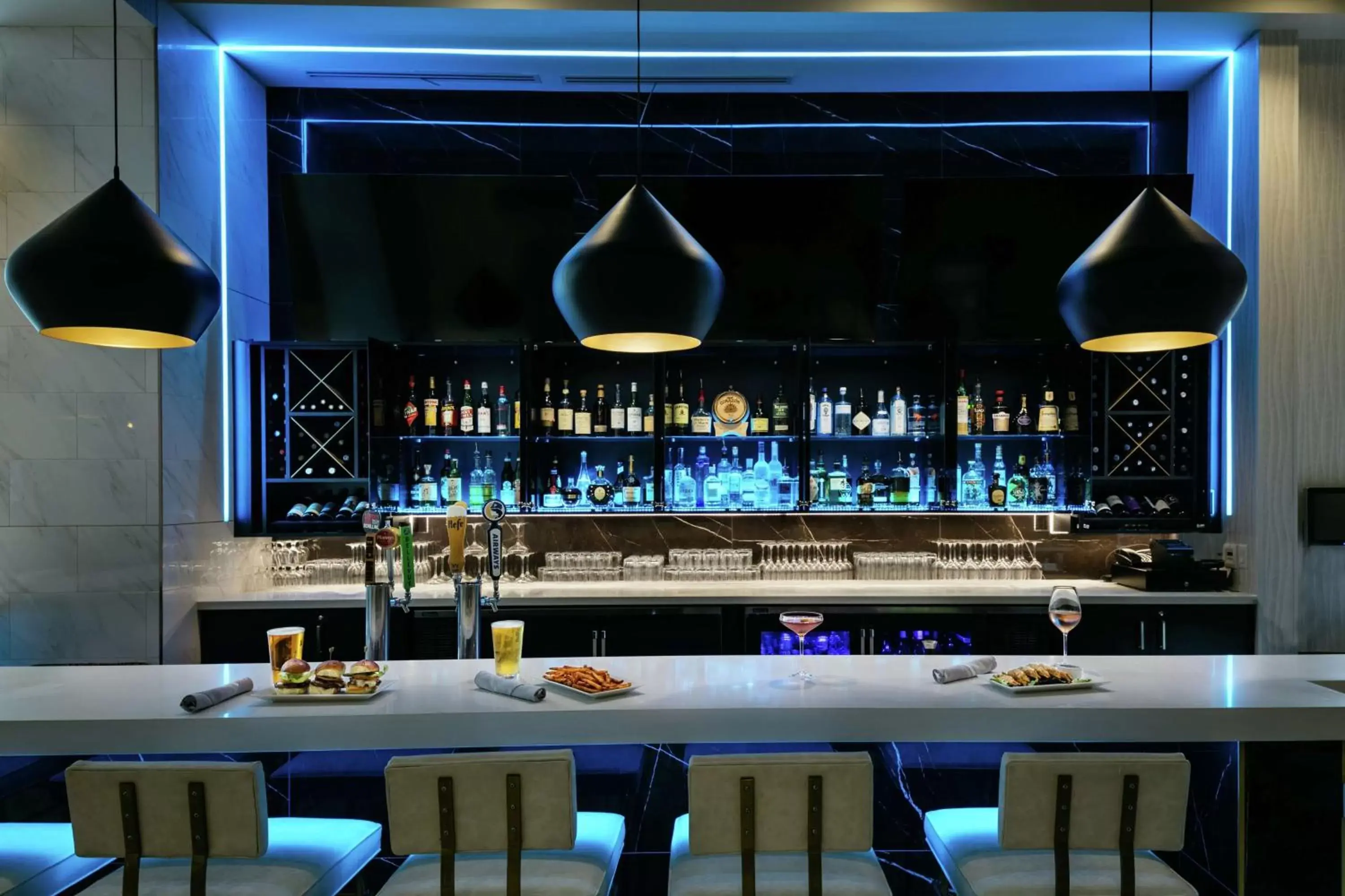 Lounge or bar in Hilton Garden Inn Seattle Bellevue Downtown, WA Lounge or bar in Hilton Garden Inn Seattle Bellevue Downtown, WA