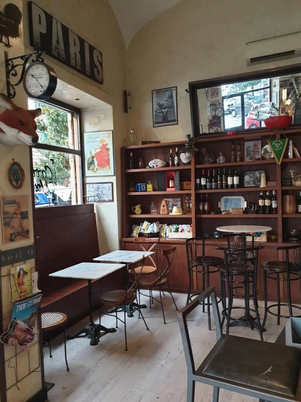 Restaurant/places to eat in Lombardo