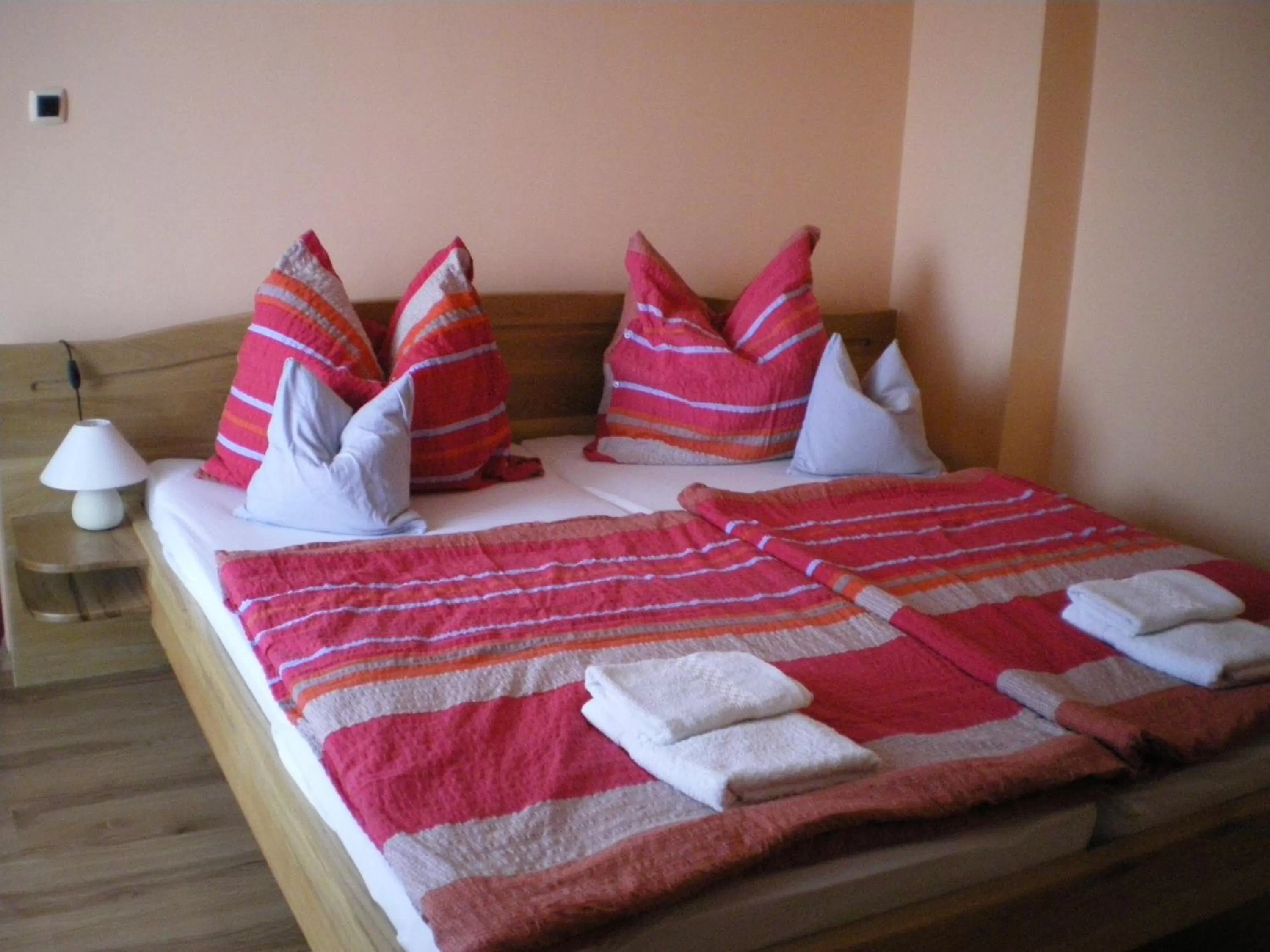 Bed in Mediterrán Panzió