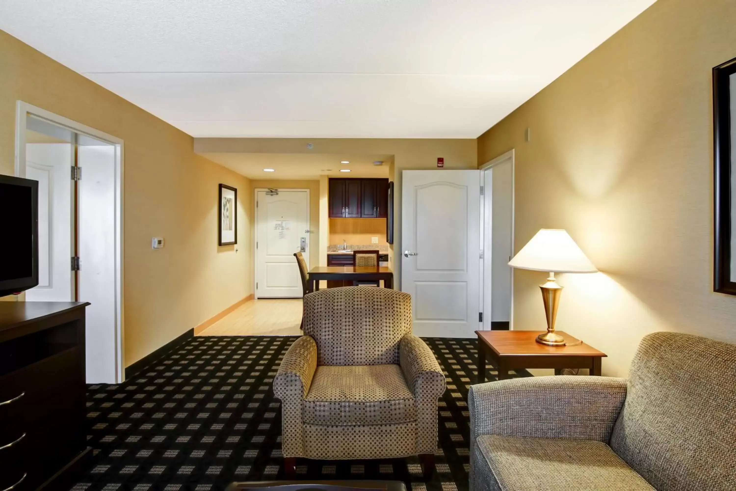 Living room, Seating Area in Homewood Suites by Hilton Toronto Airport Corporate Centre