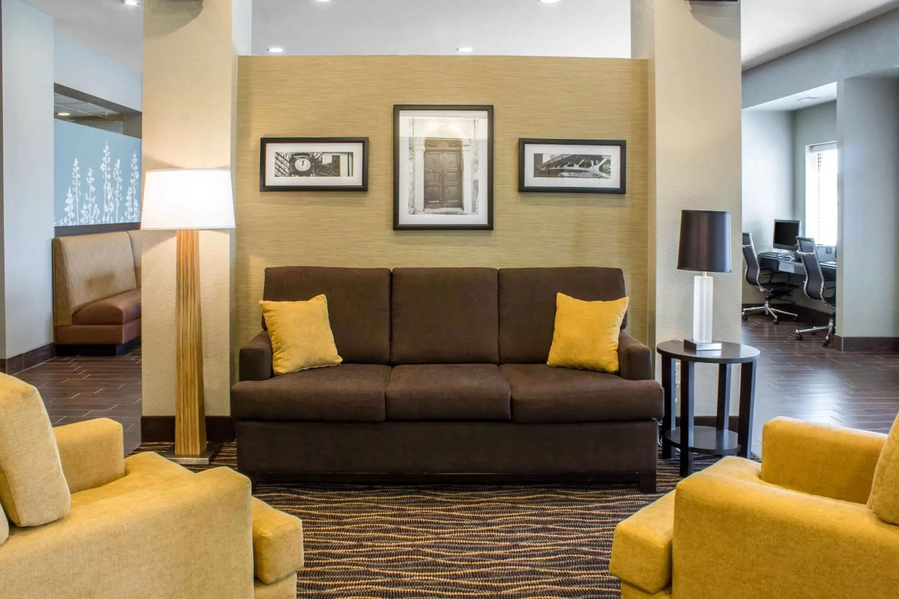 Lobby or reception, Seating Area in Sleep Inn & Suites Fort Dodge