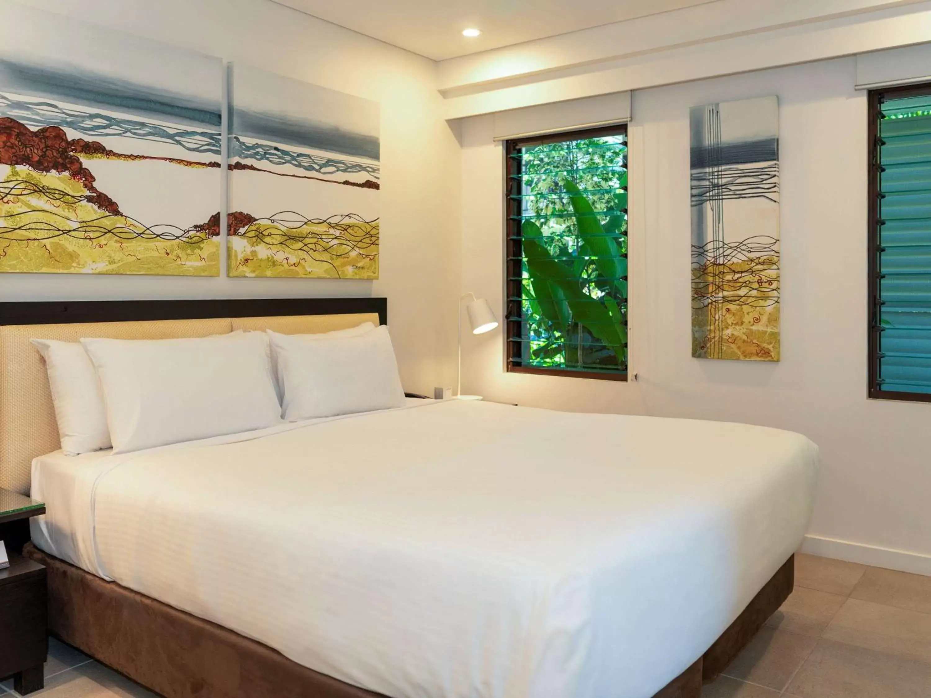 Photo of the whole room, Bed in Pullman Port Douglas Sea Temple Resort and Spa