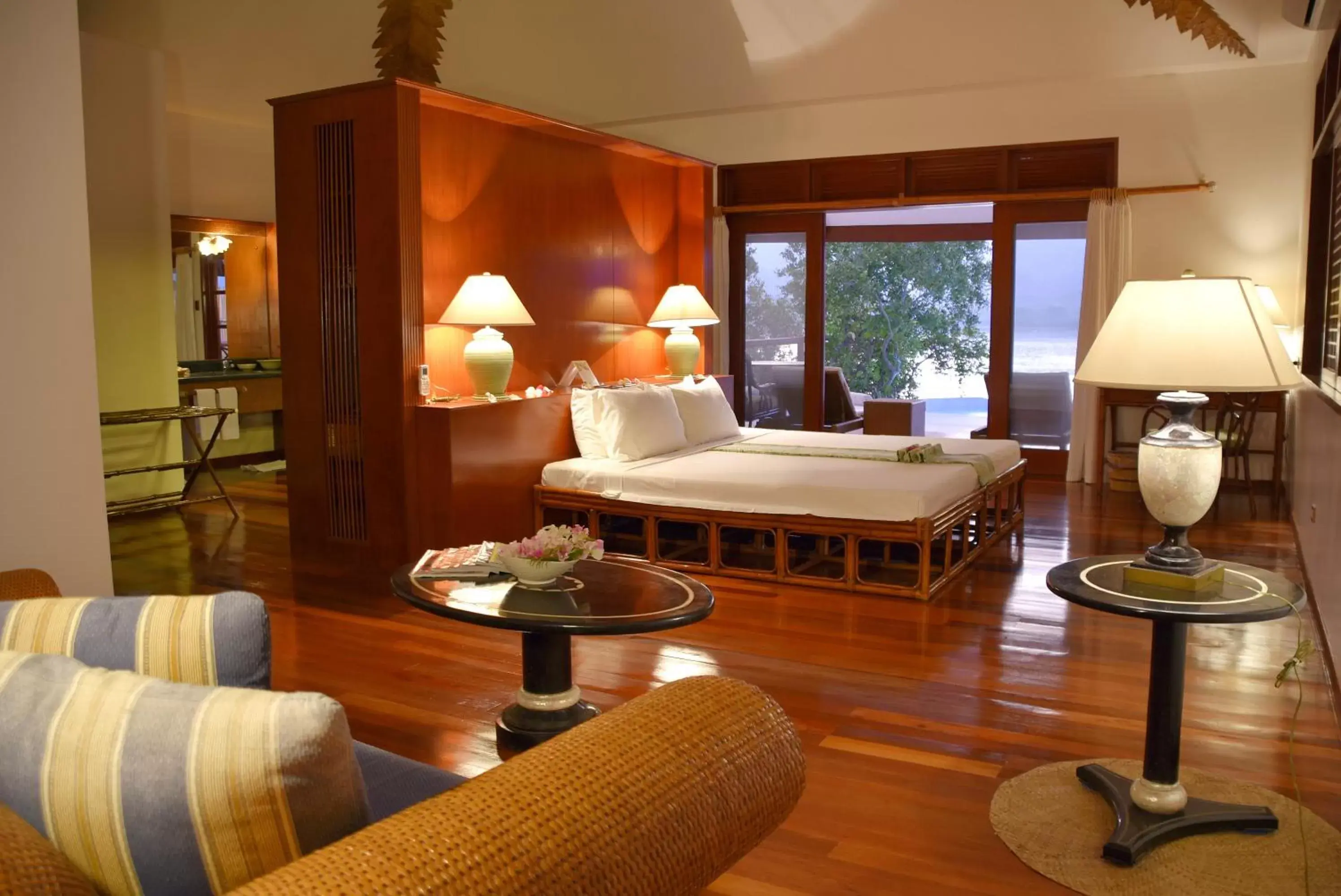 Bedroom, Bed in Badian Island Wellness Resort