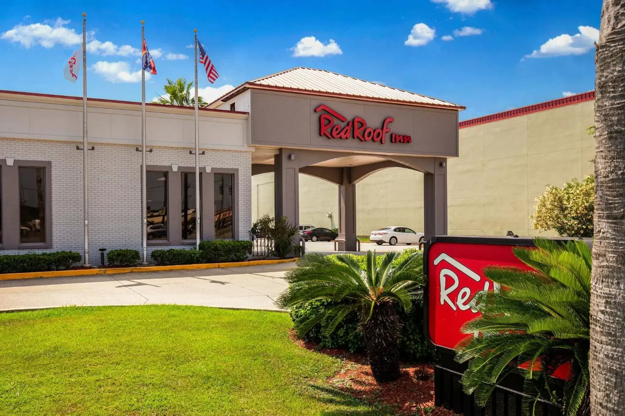 Property Building in Red Roof Inn Gulfport - Biloxi Airport