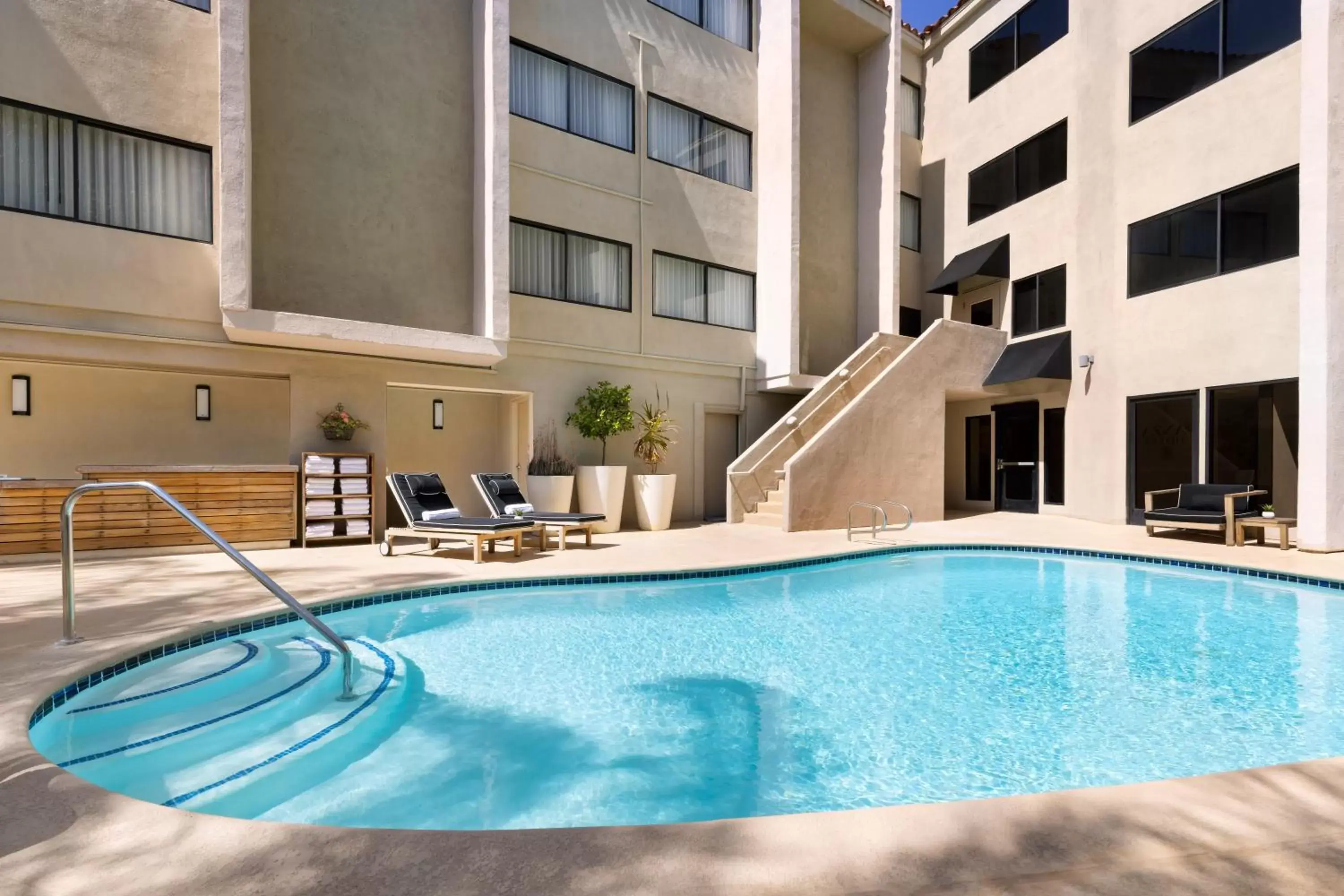 Swimming Pool in The Anza-a Calabasas Hotel