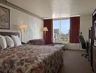 King Room - Non-Smoking in Days Inn by Wyndham Okemah